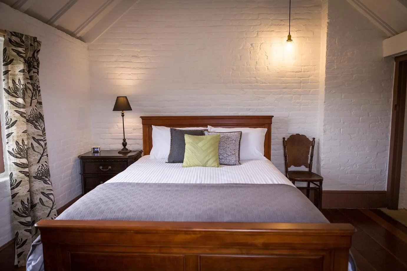 Bedroom, Bed in The Barracks, Tocal