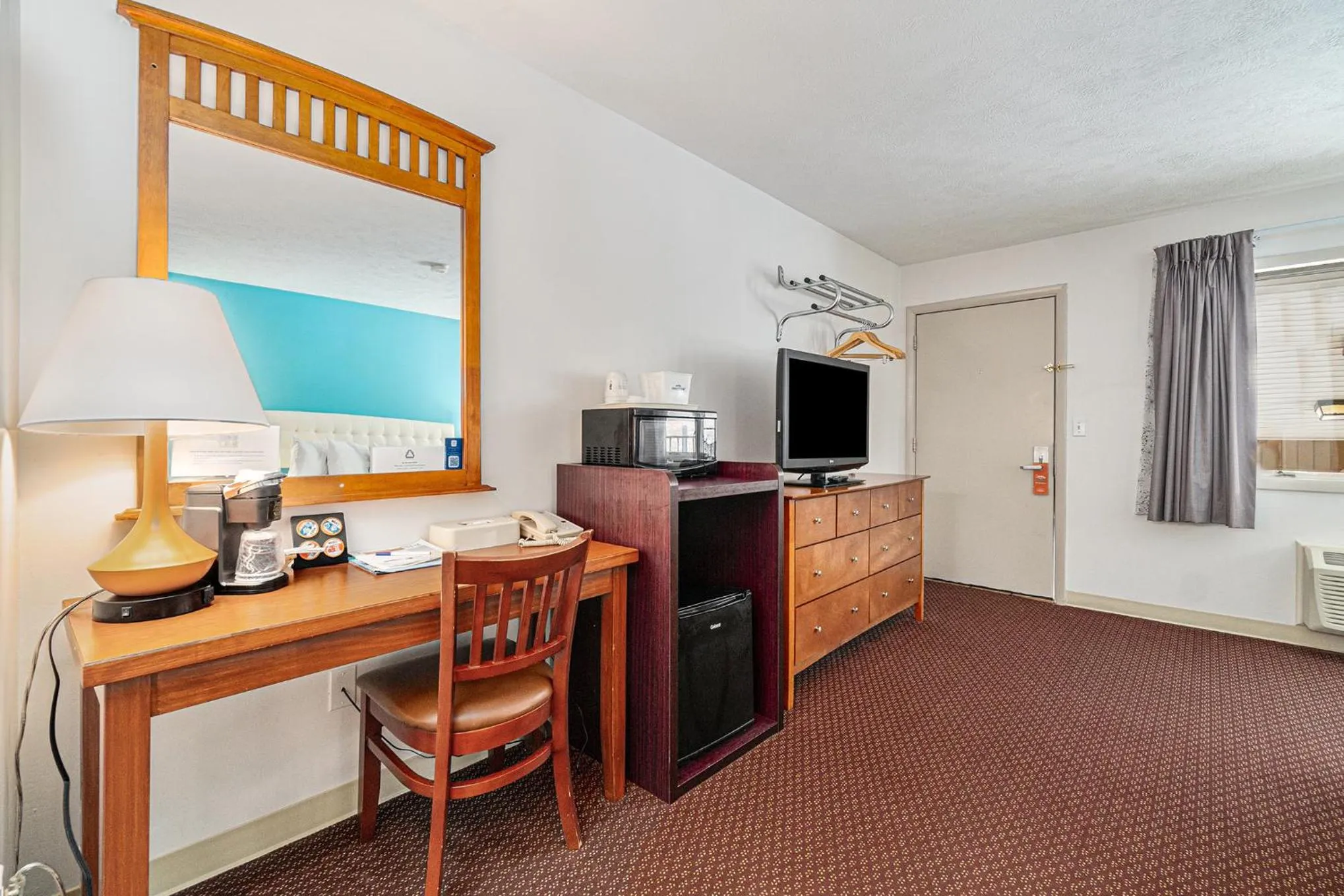 Facade/entrance in Howard Johnson by Wyndham Traverse City