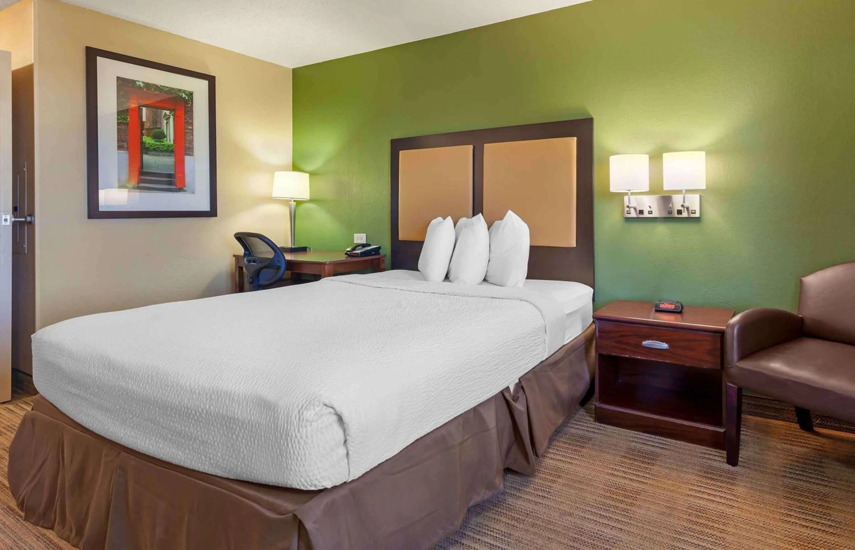 Bedroom, Bed in Extended Stay America Suites - Madison - Junction Court