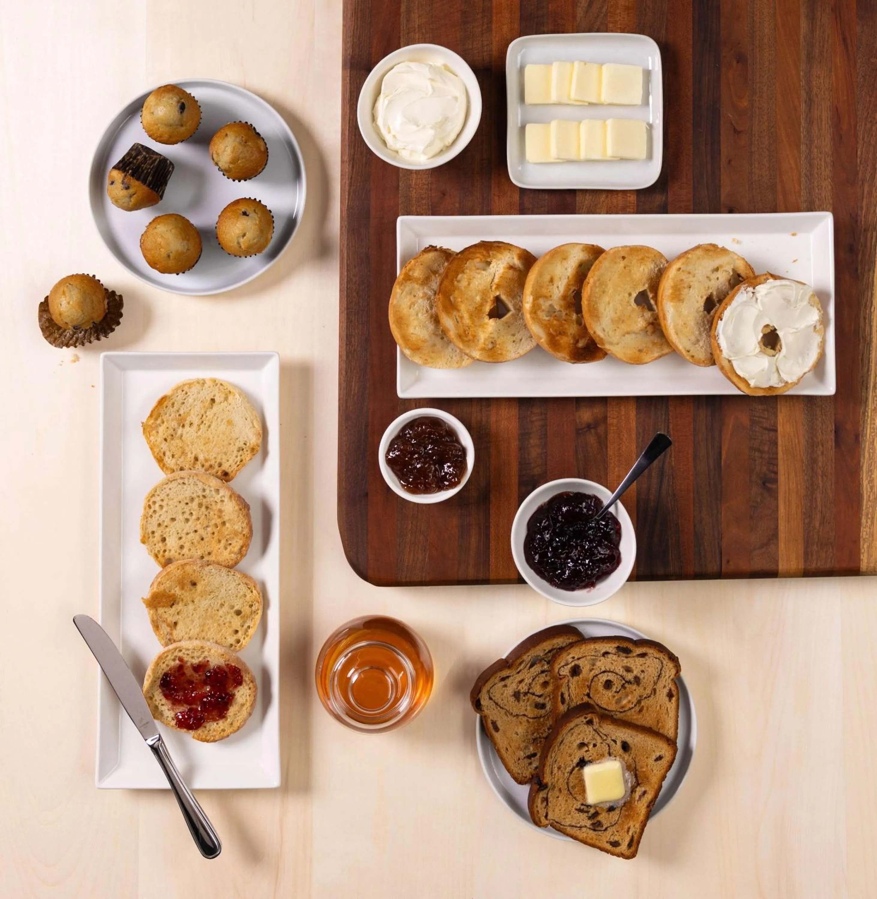 Breakfast in Pear Tree Inn St. Louis Near Union Station