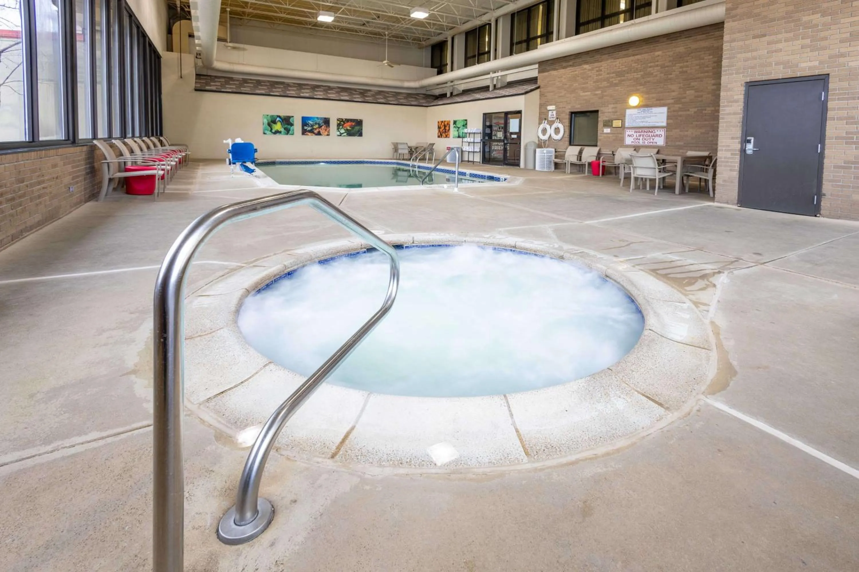 Pool view in Pear Tree Inn St. Louis Near Union Station