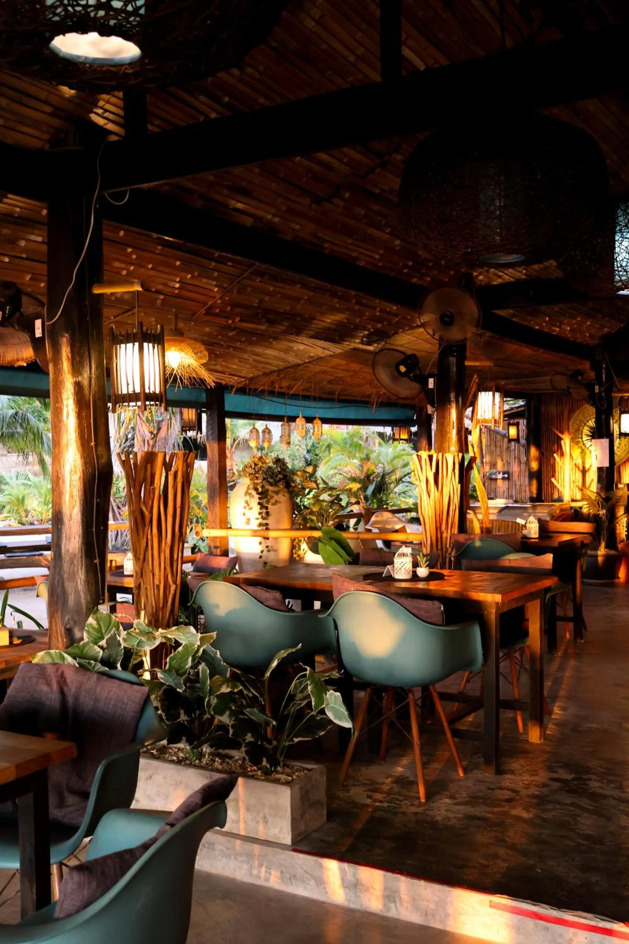 Restaurant/places to eat in The Lazy Lodge