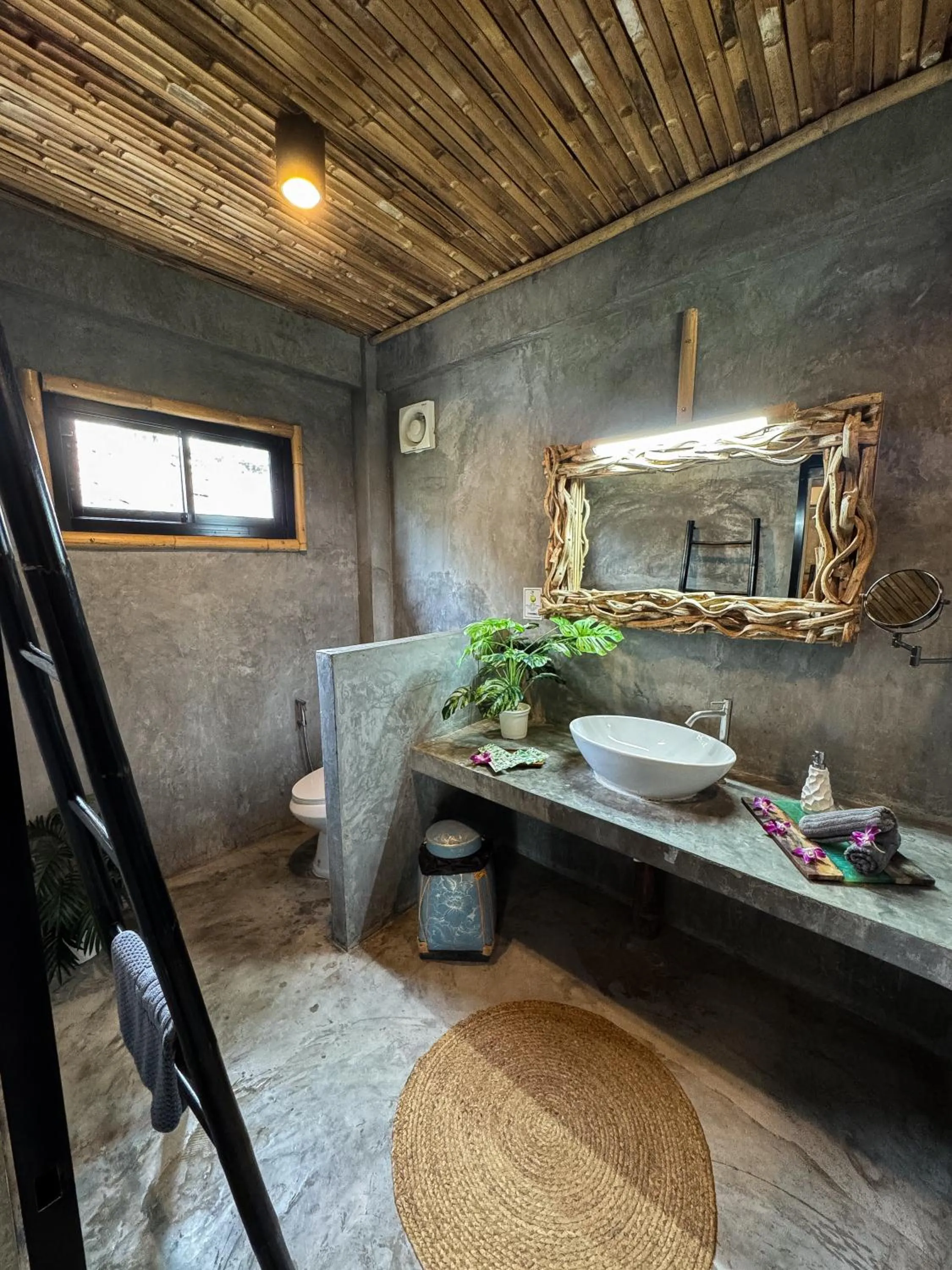 Bathroom in The Lazy Lodge