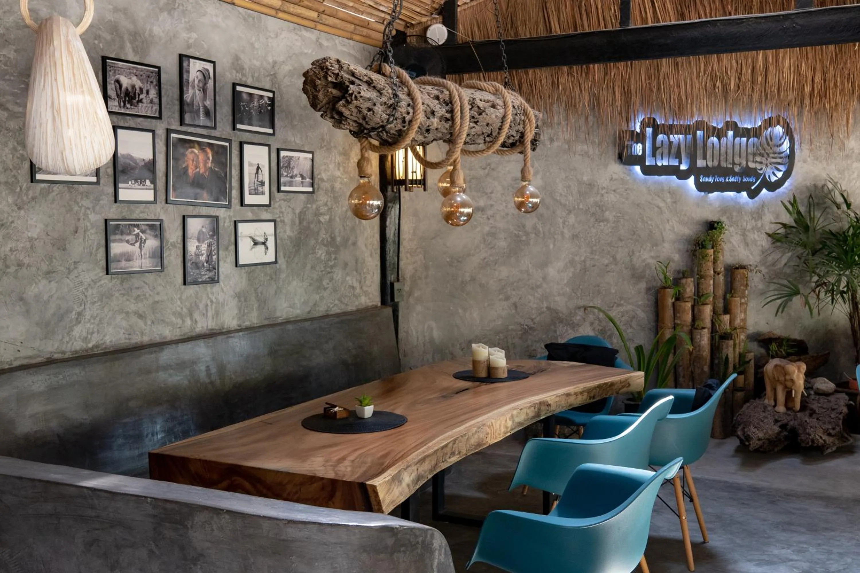 Dining area in The Lazy Lodge