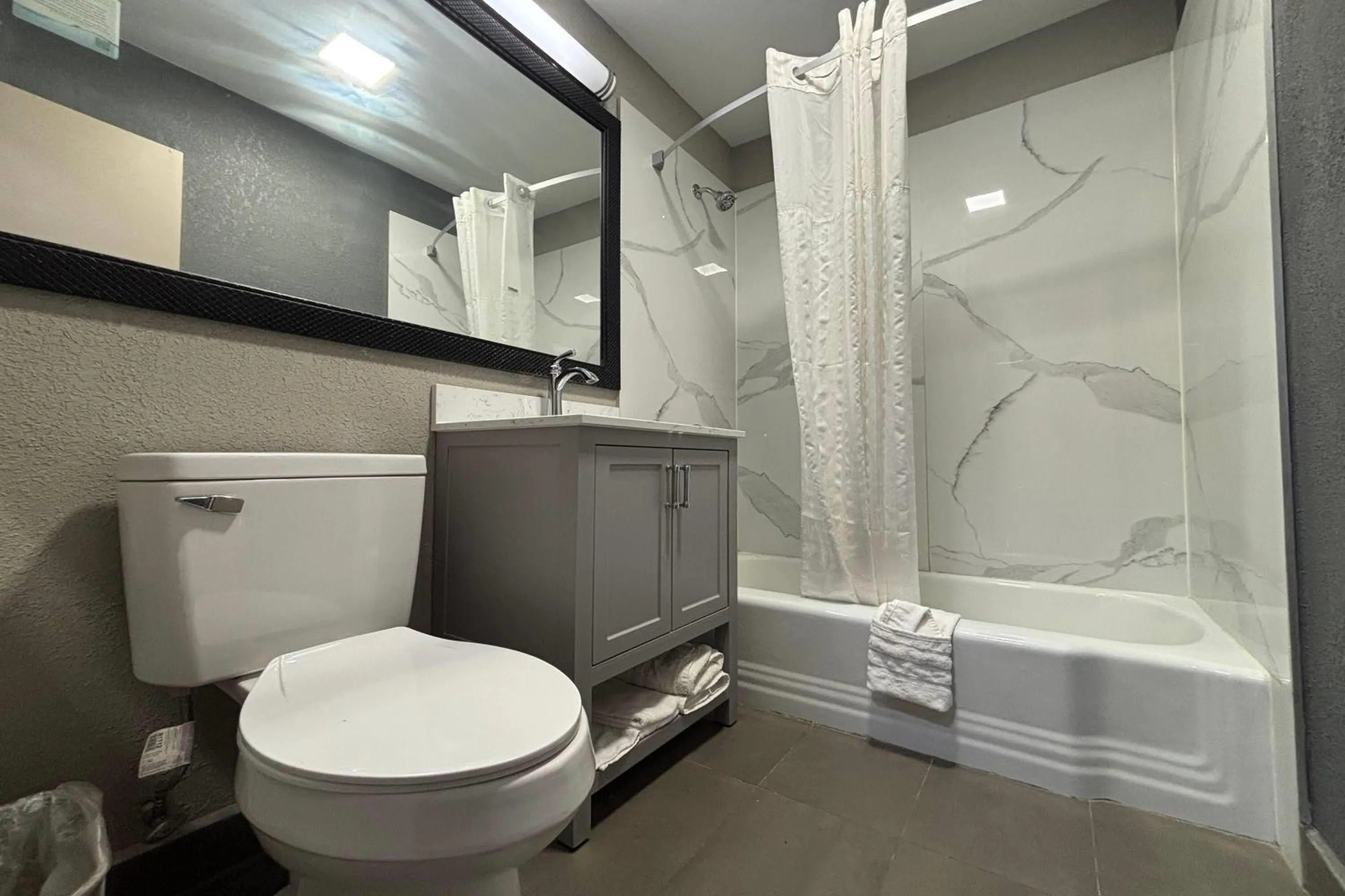 Bathroom in Super 8 by Wyndham Belleville St. Louis Area