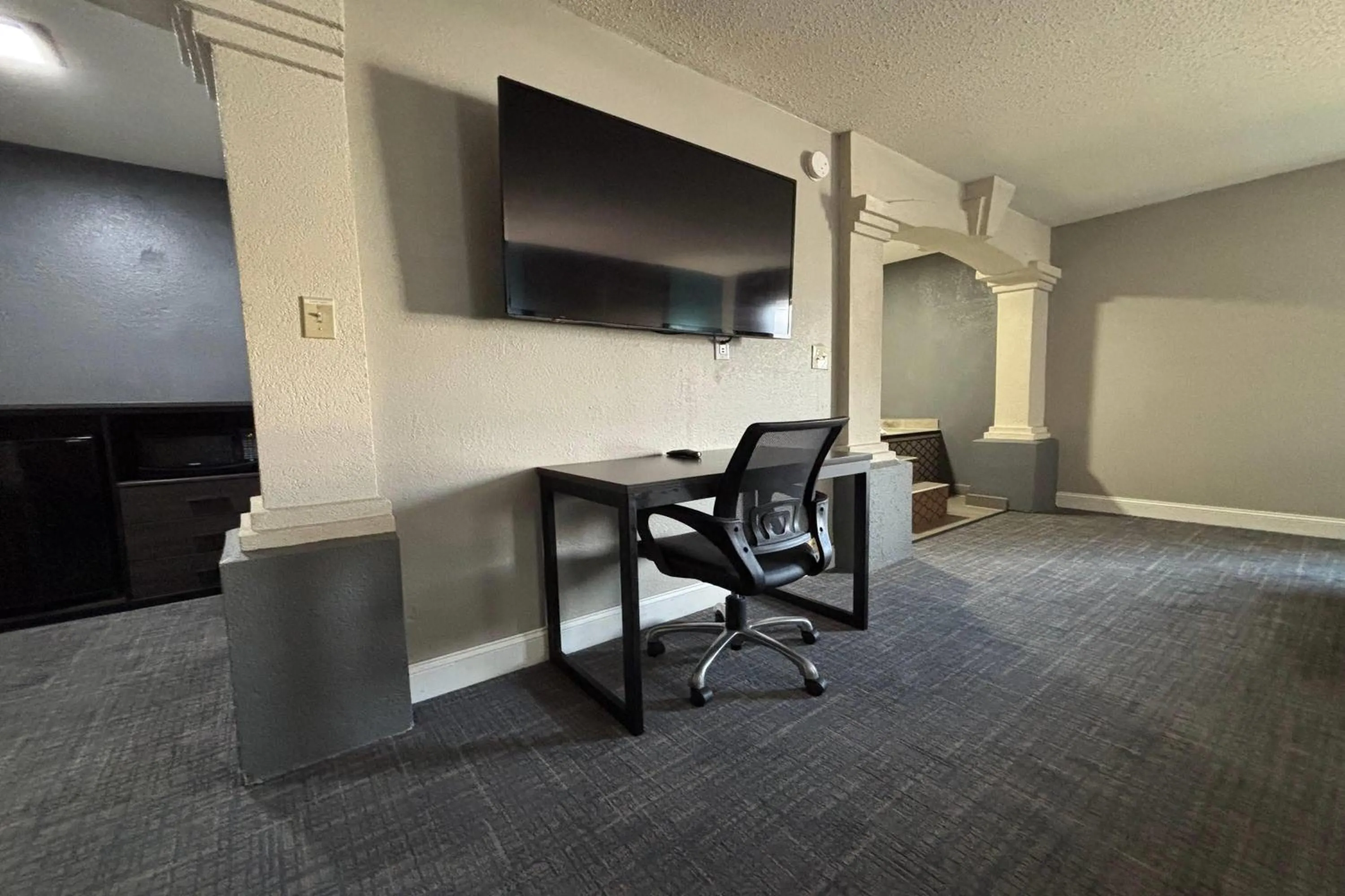 Photo of the whole room in Super 8 by Wyndham Belleville St. Louis Area