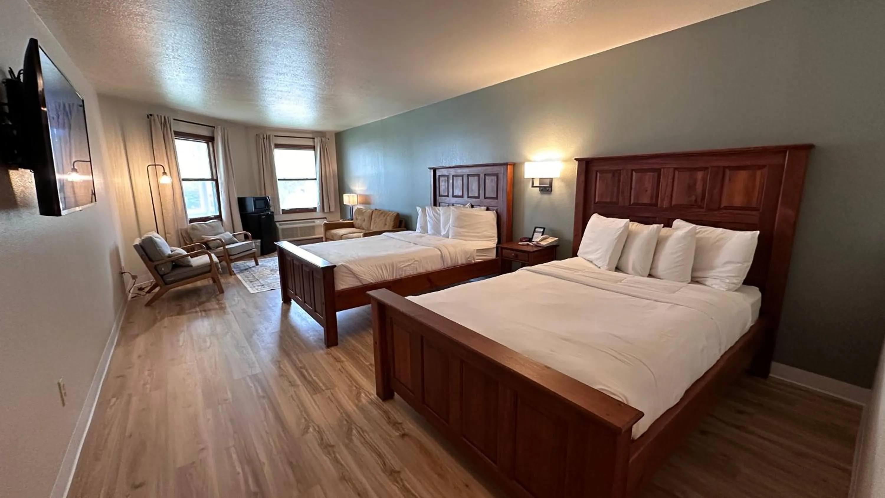 Photo of the whole room, Bed in The Shelby Inn