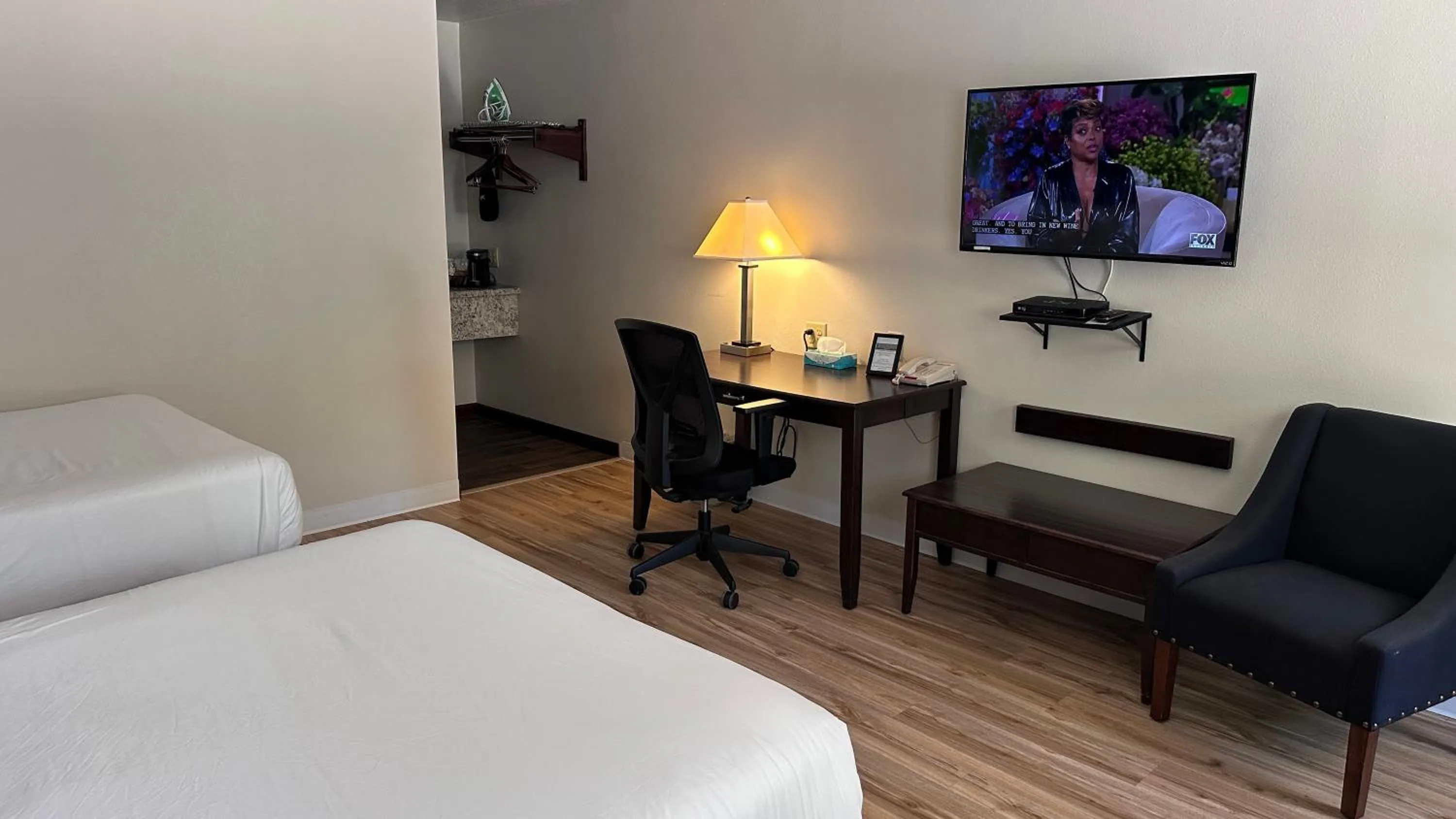 Bed in The Shelby Inn