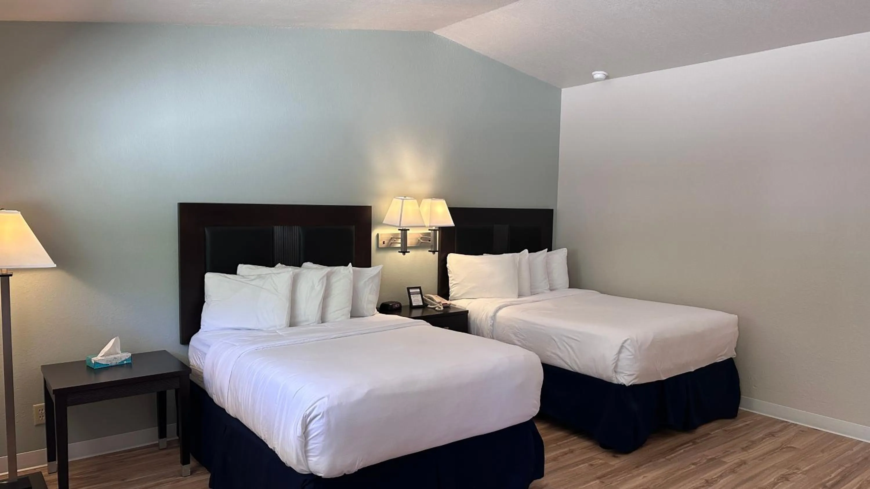 Bed in The Shelby Inn