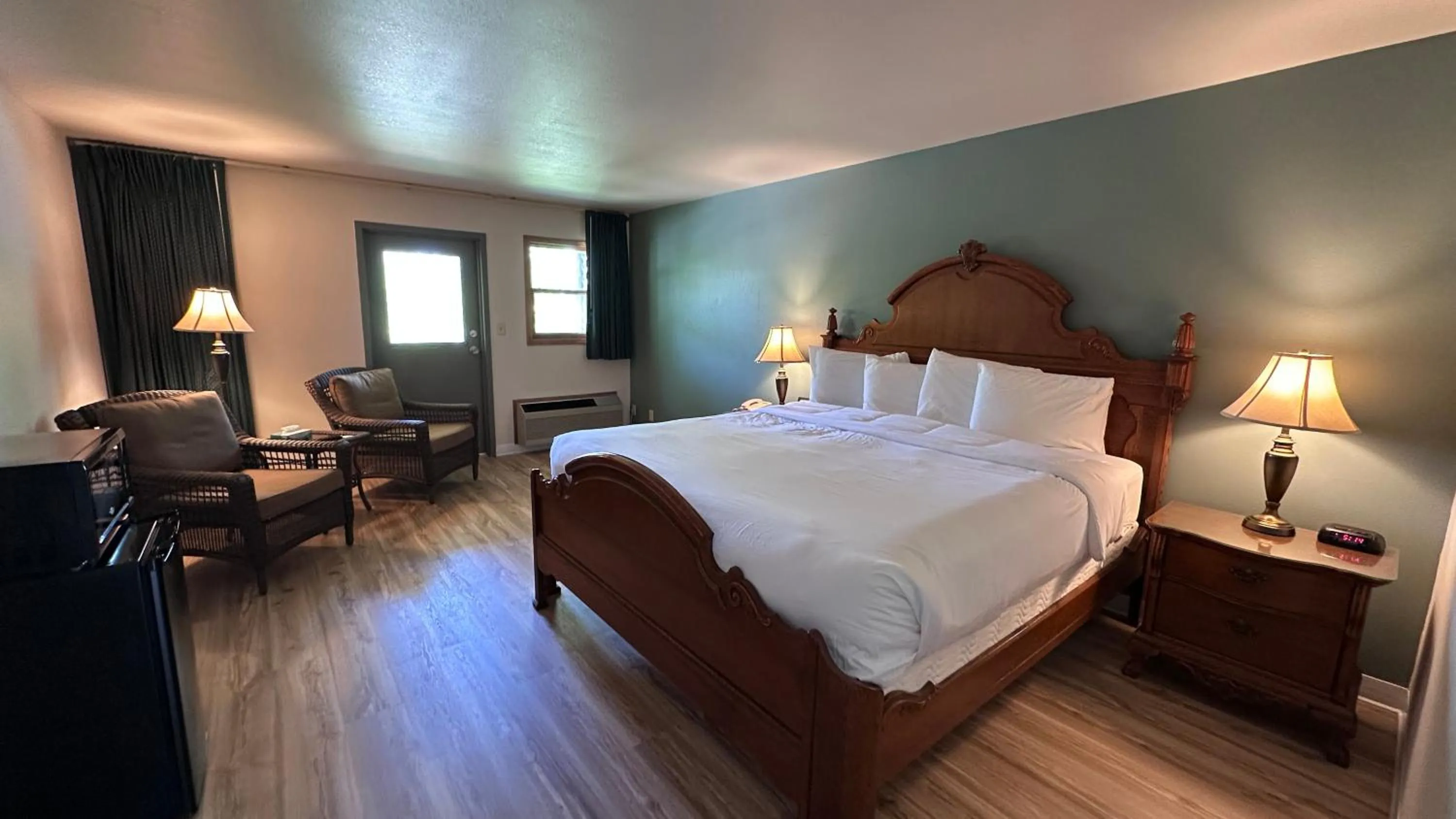 Bed in The Shelby Inn