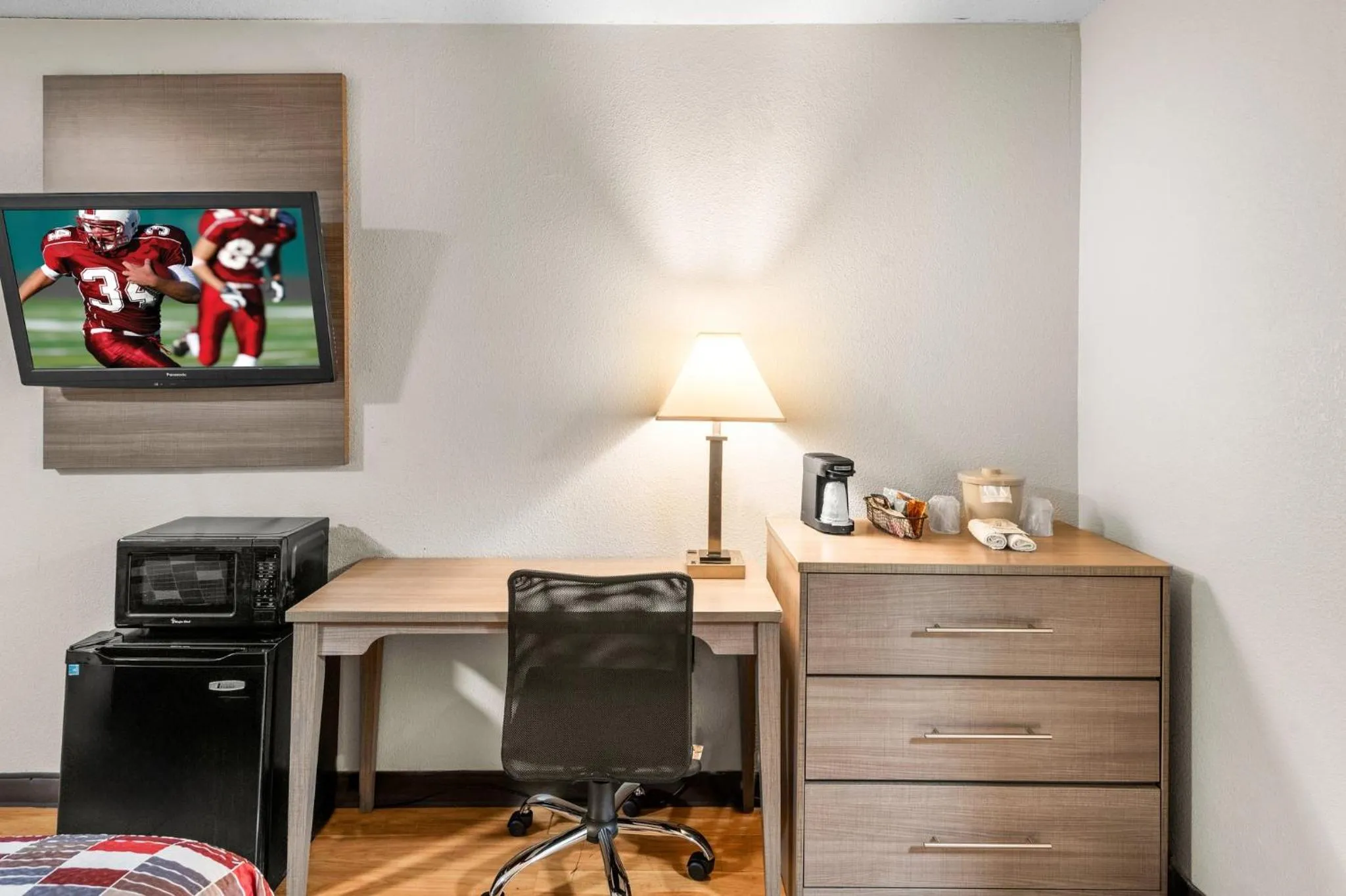 Photo of the whole room in Red Roof Inn Indianapolis North - College Park