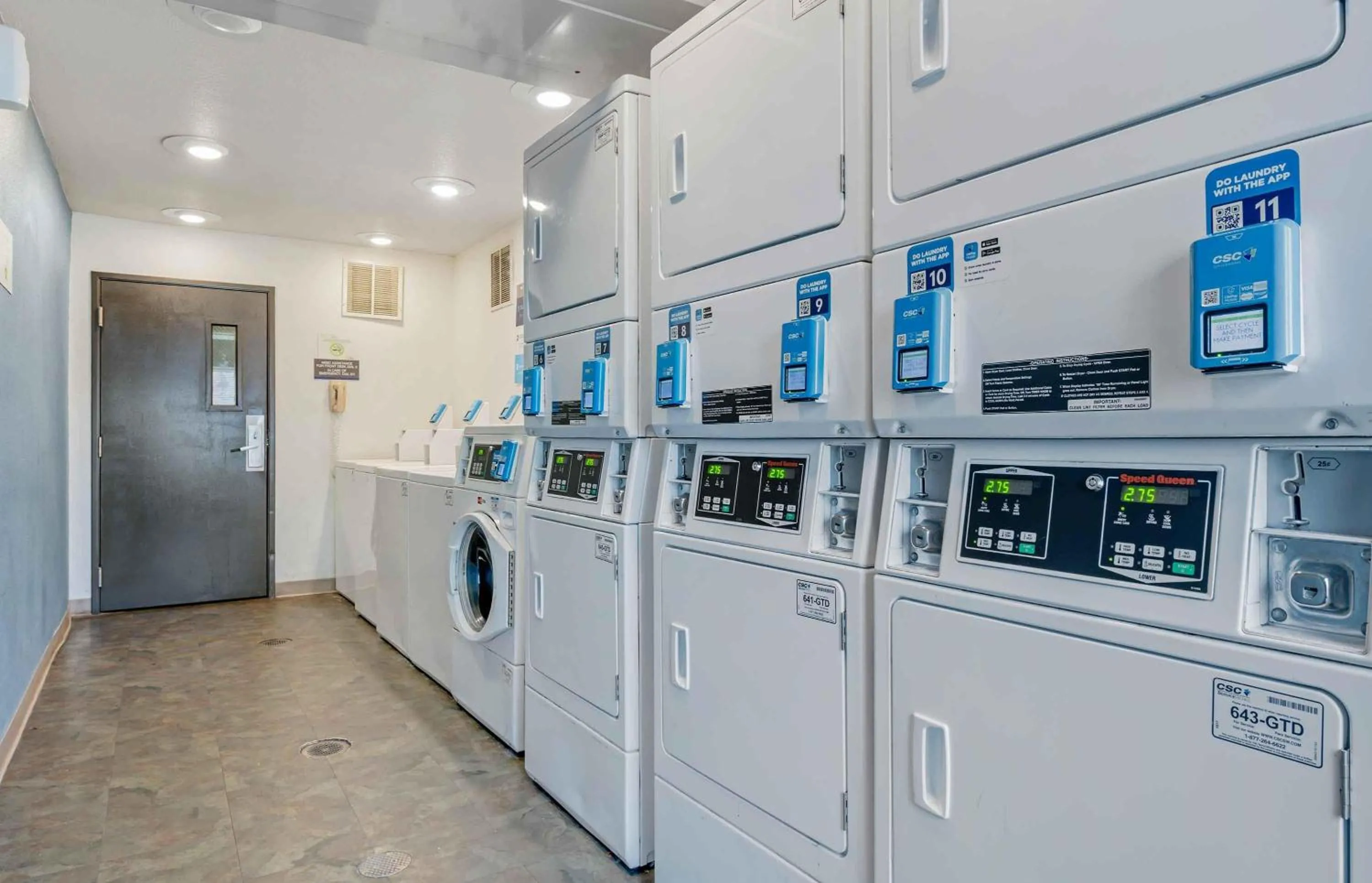 Property building in Extended Stay America Select Suites - Indianapolis - Lawrence