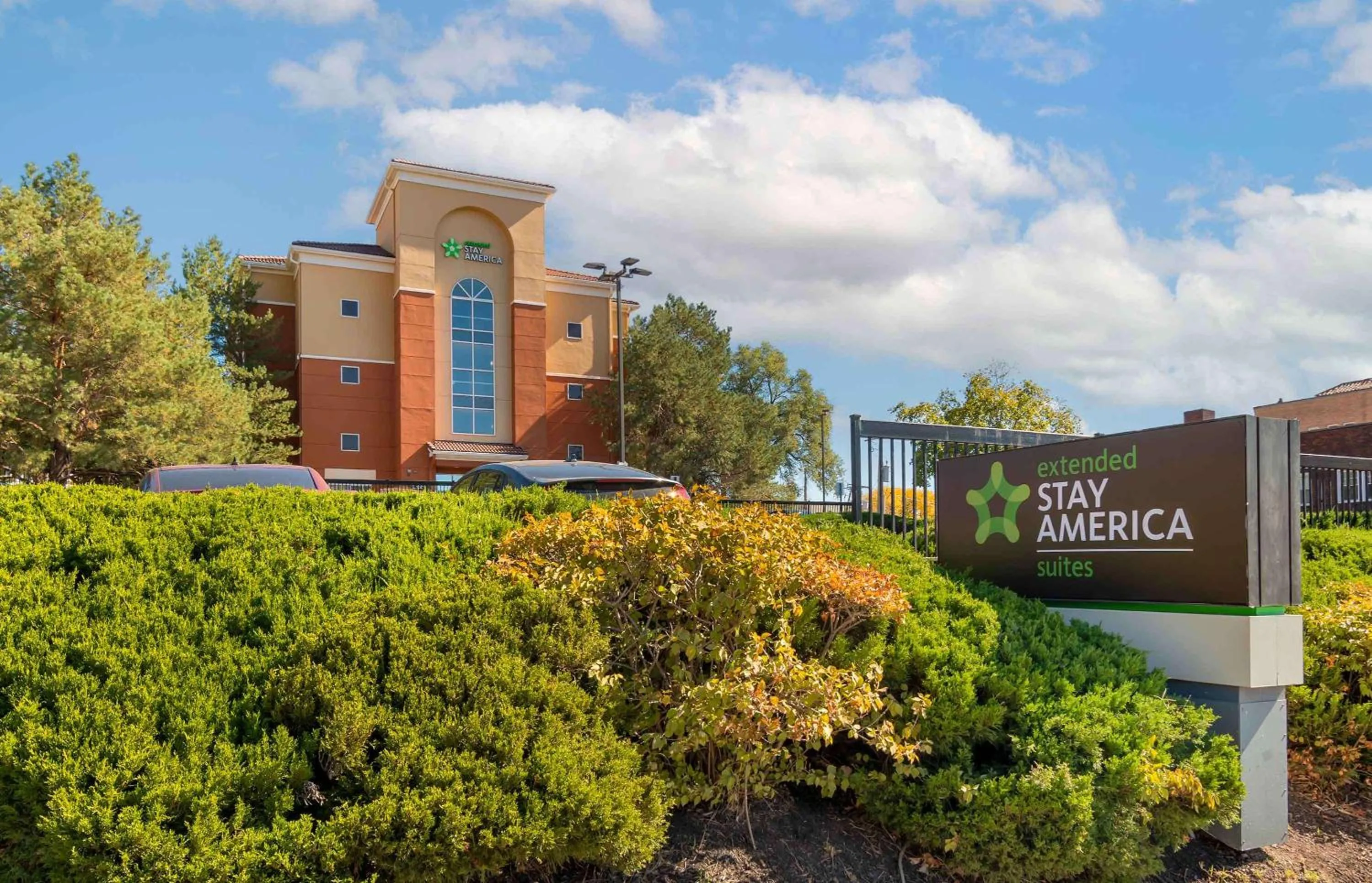 Property building in Extended Stay America Suites - Kansas City - Country Club Plaza