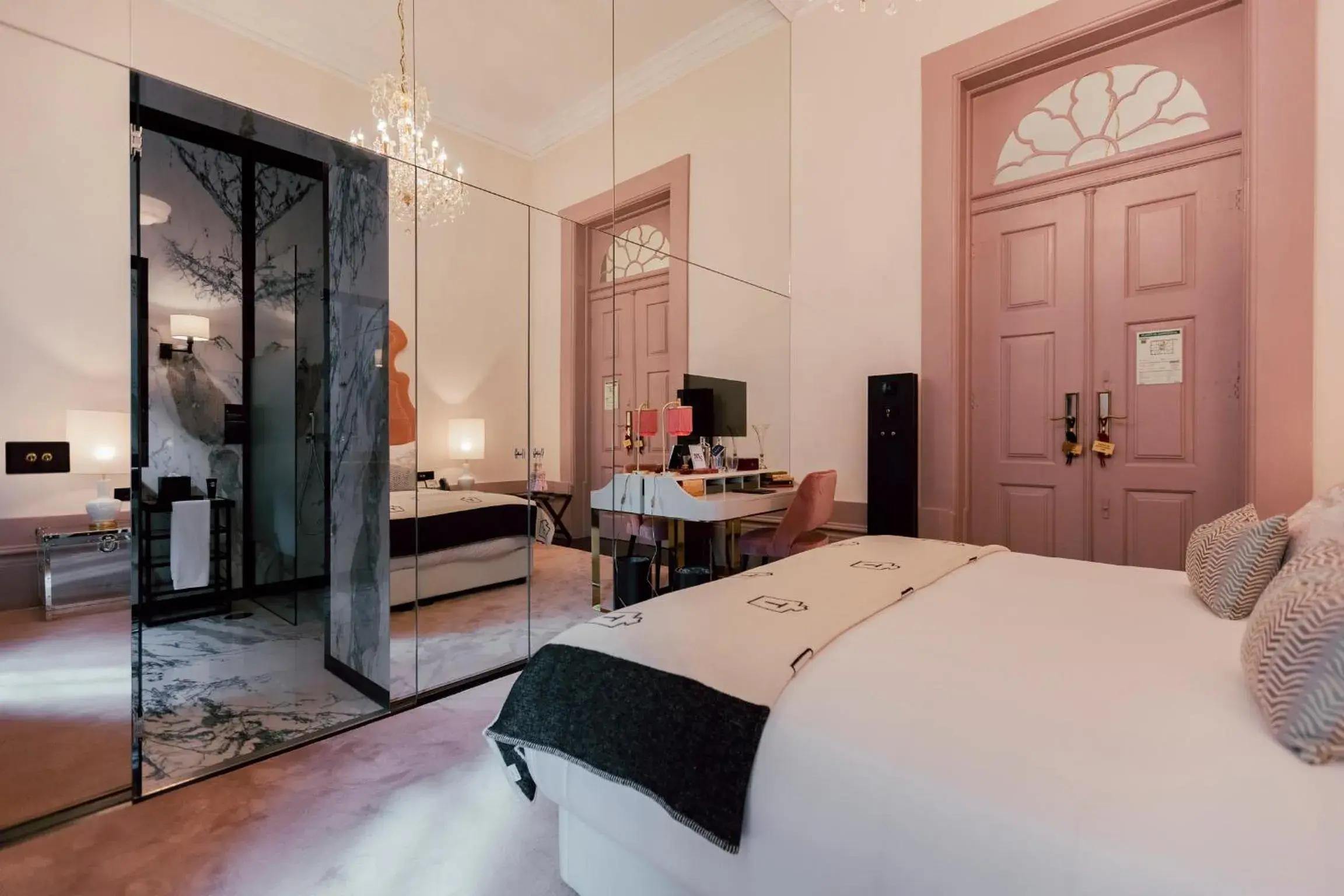 Classic Double or Twin Room in Torel Palace Porto Classic Double or Twin Room in Torel Palace Porto