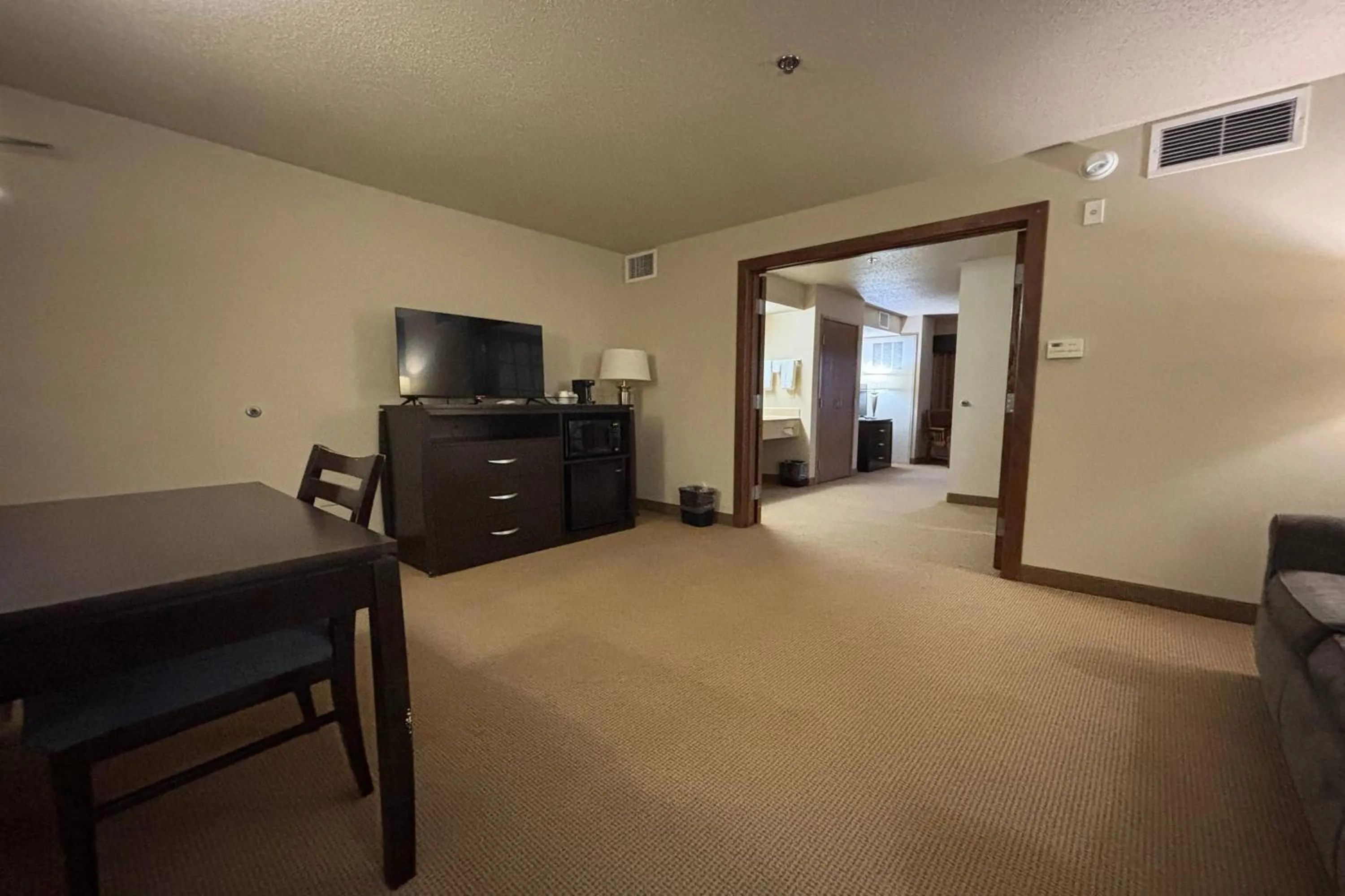 Photo of the whole room, Bed in AmericInn by Wyndham Monmouth