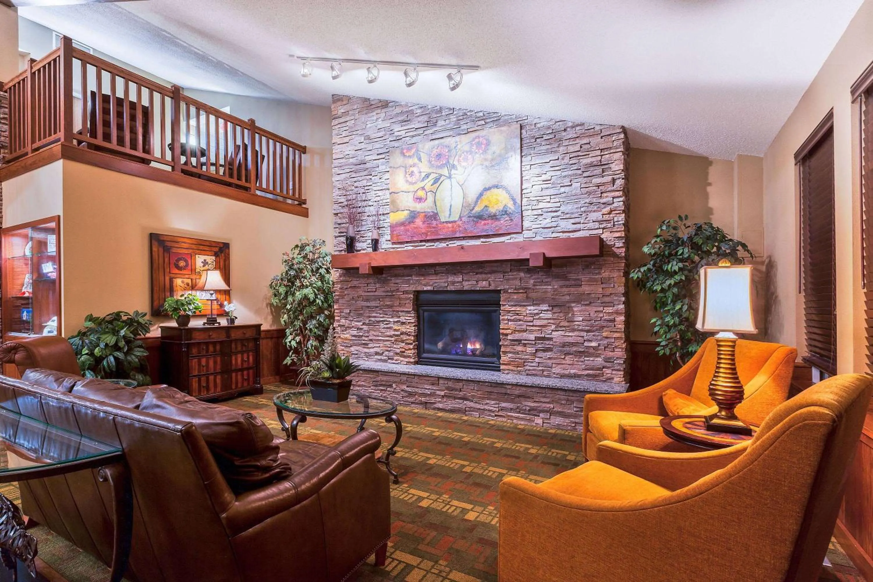 Lobby or reception in AmericInn by Wyndham Monmouth