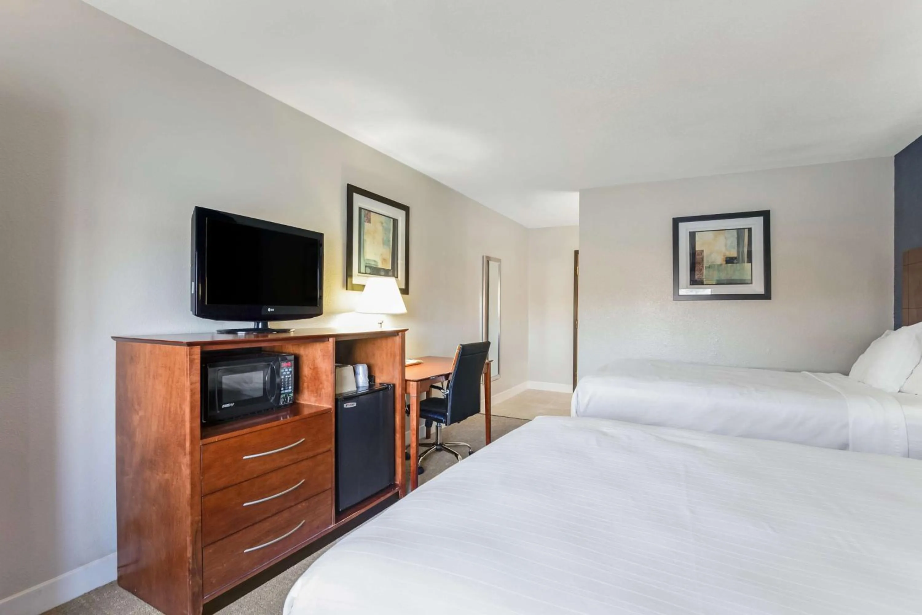 Bedroom, Bed in Best Western U.S. Inn