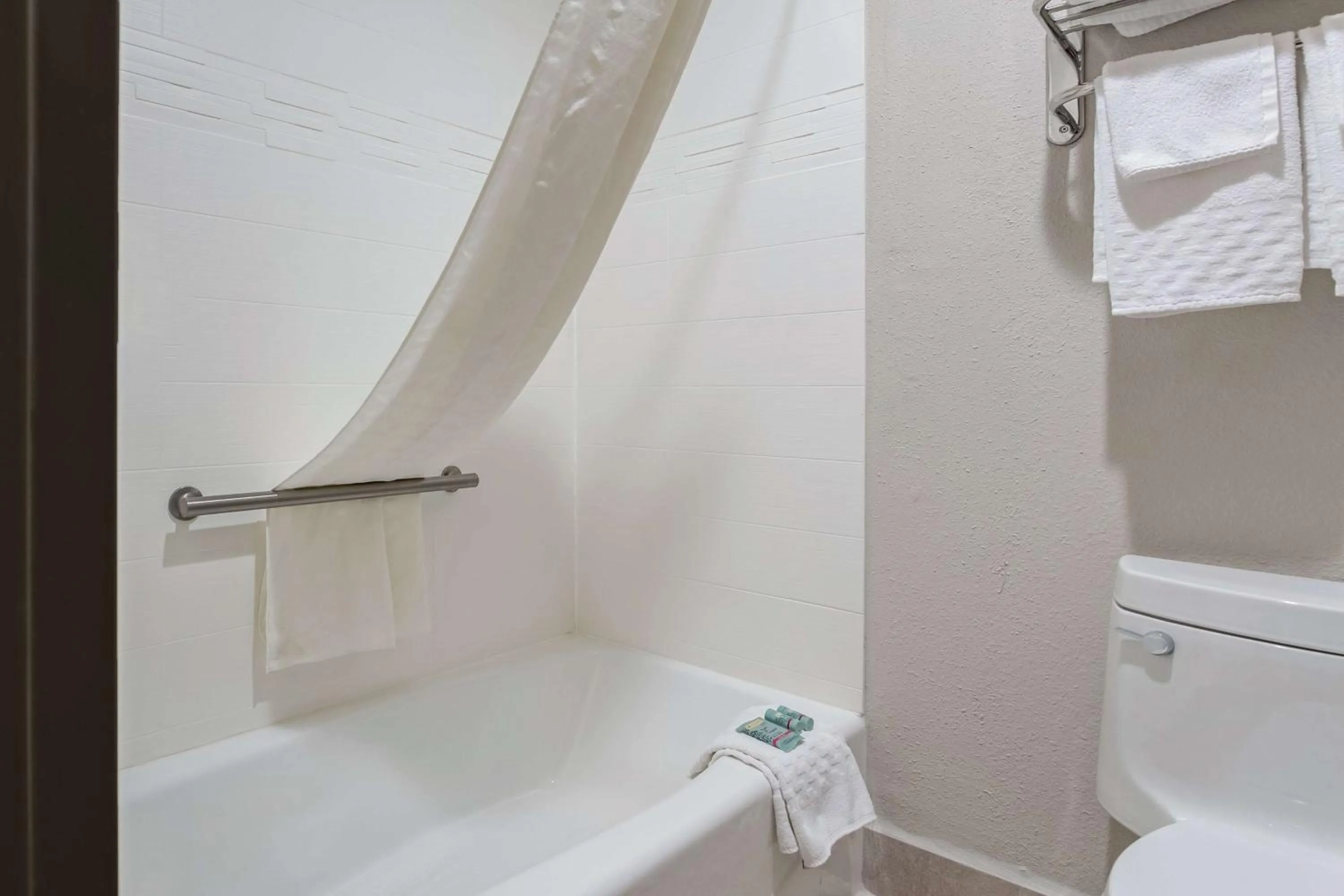 Bathroom in Best Western U.S. Inn