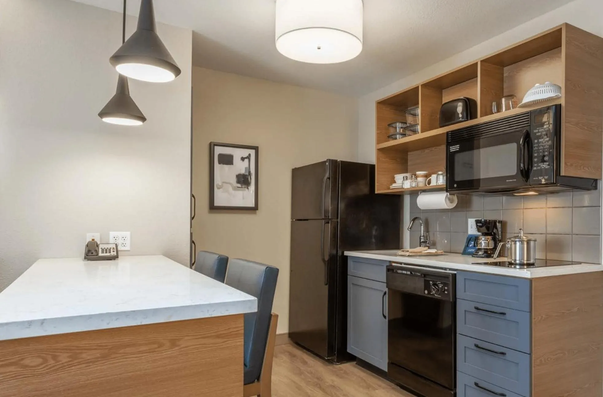 Kitchen or kitchenette in Candlewood Suites Ofallon, Il - St. Louis Area by IHG