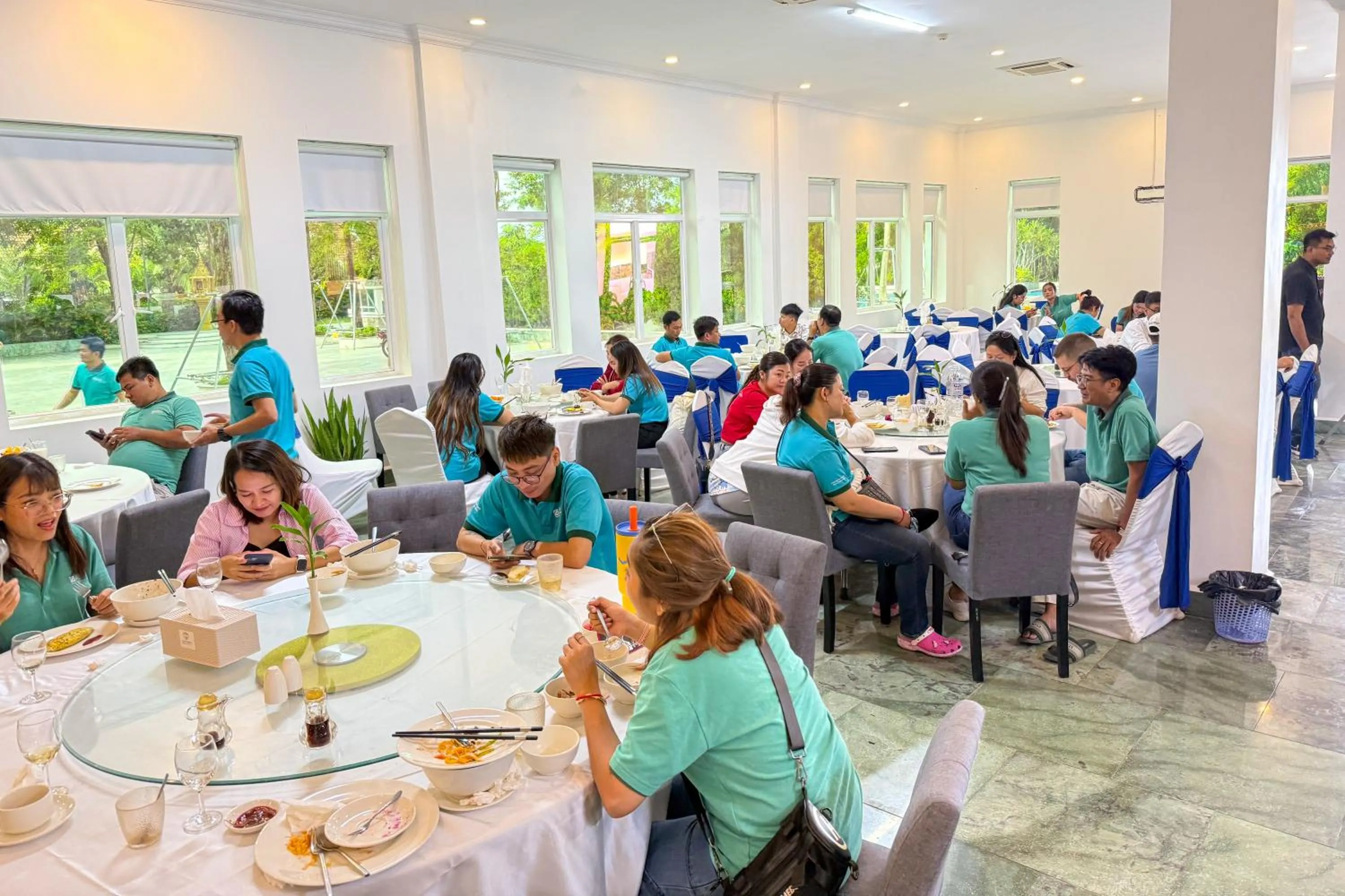 Restaurant/places to eat in Sangkahak Mith Hotel