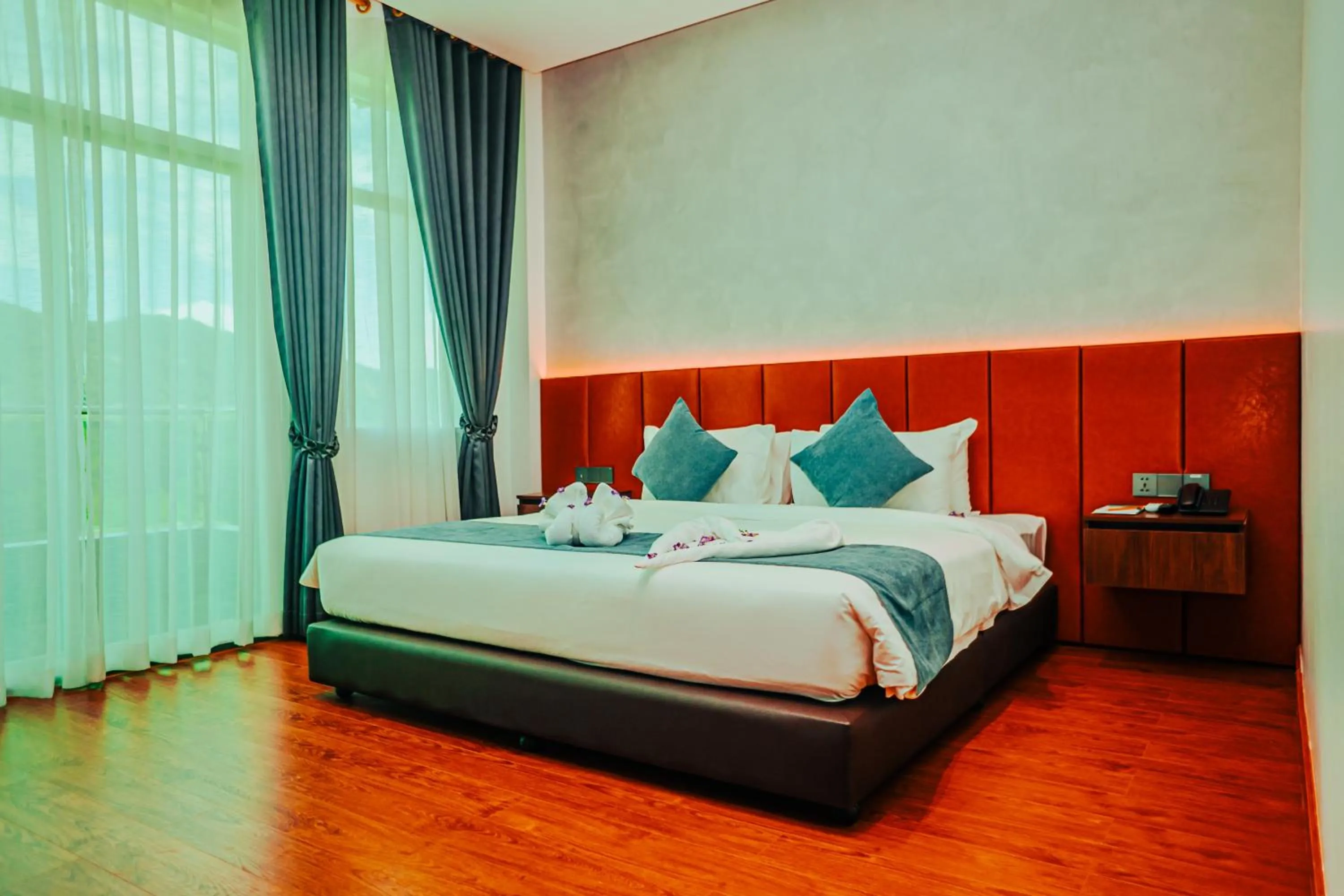 View (from property/room), Bed in Sangkahak Mith Hotel