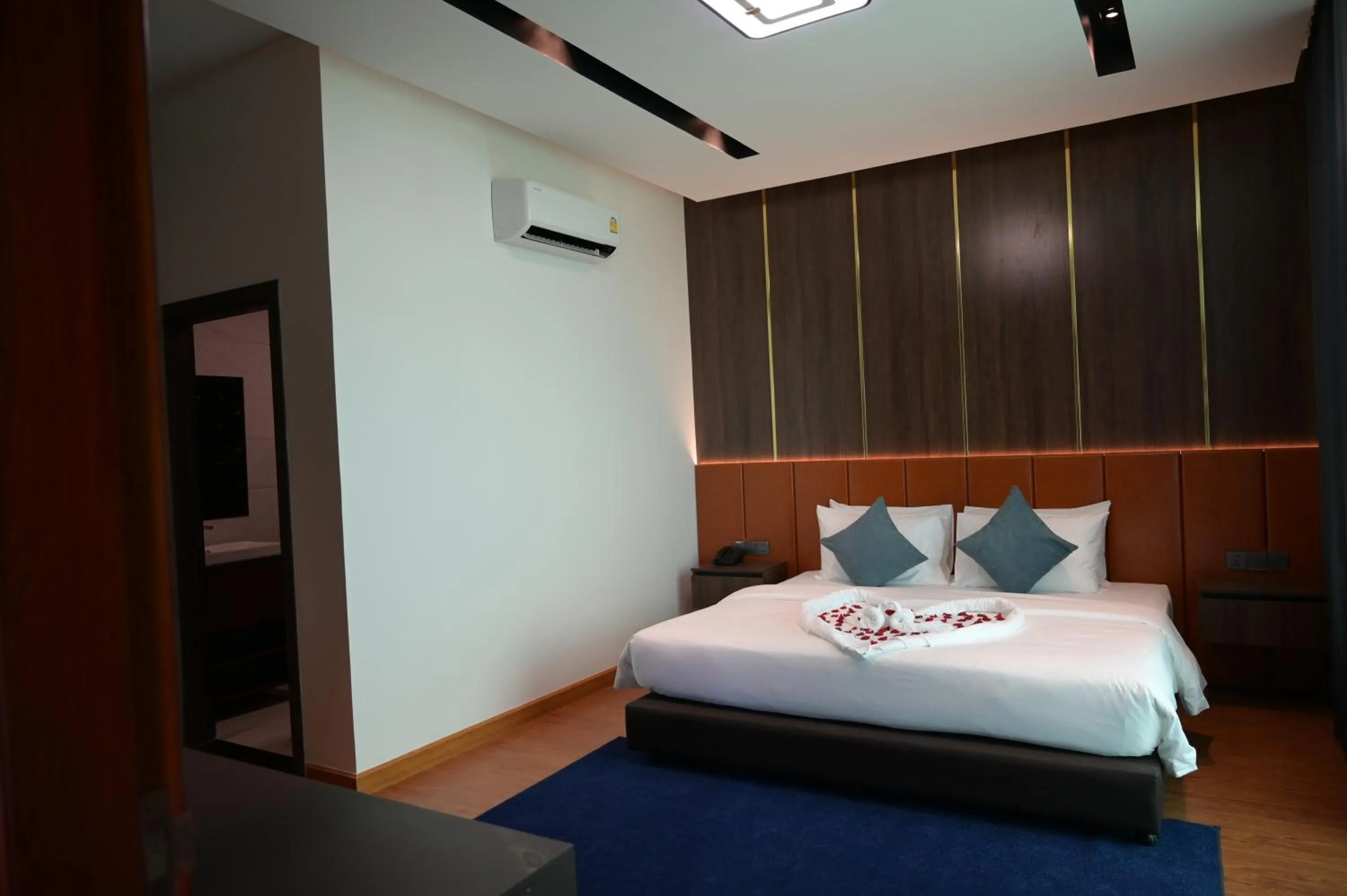 VIP, Bed in Sangkahak Mith Hotel