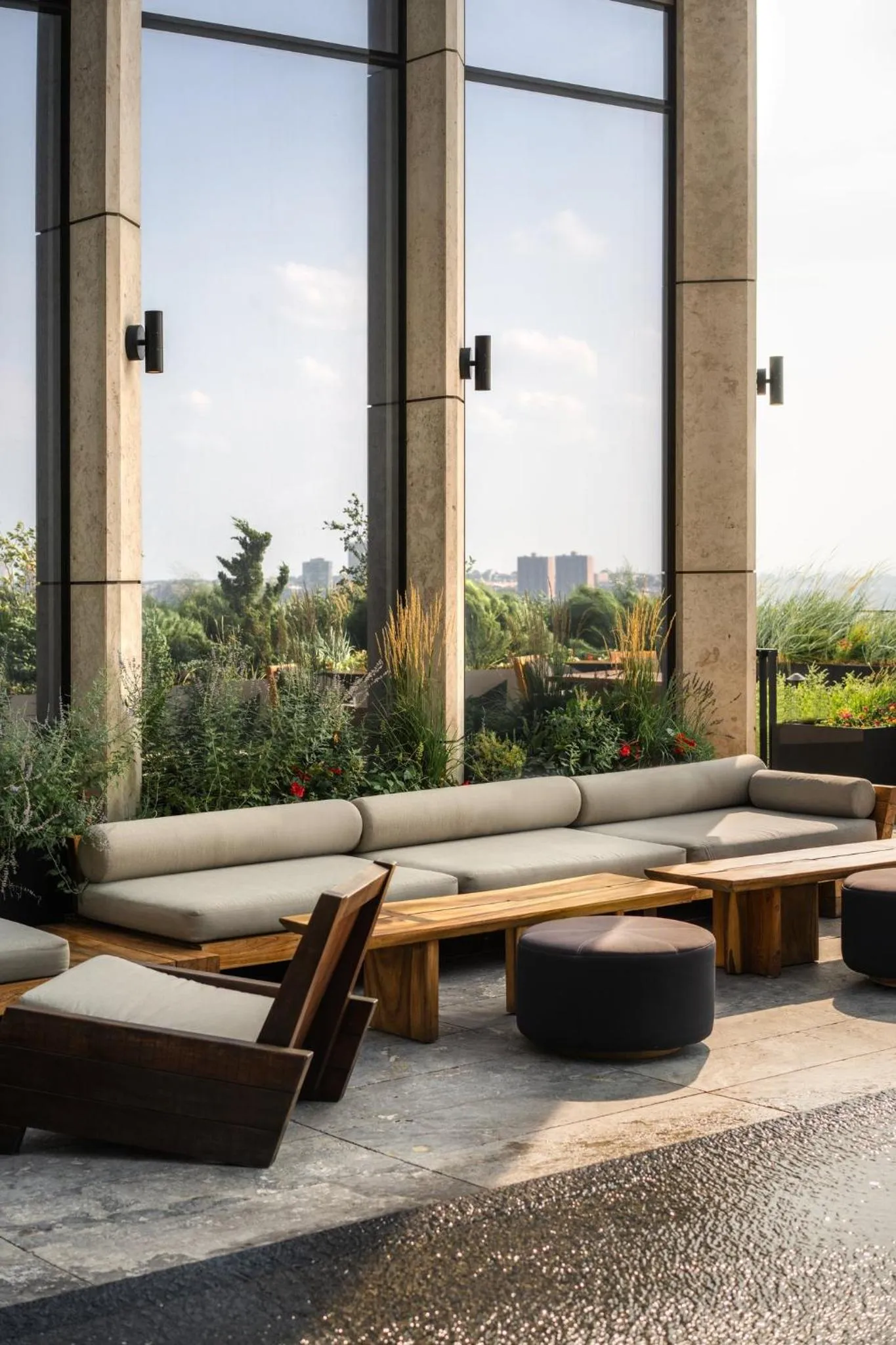 Facade/entrance in Equinox Hotel New York