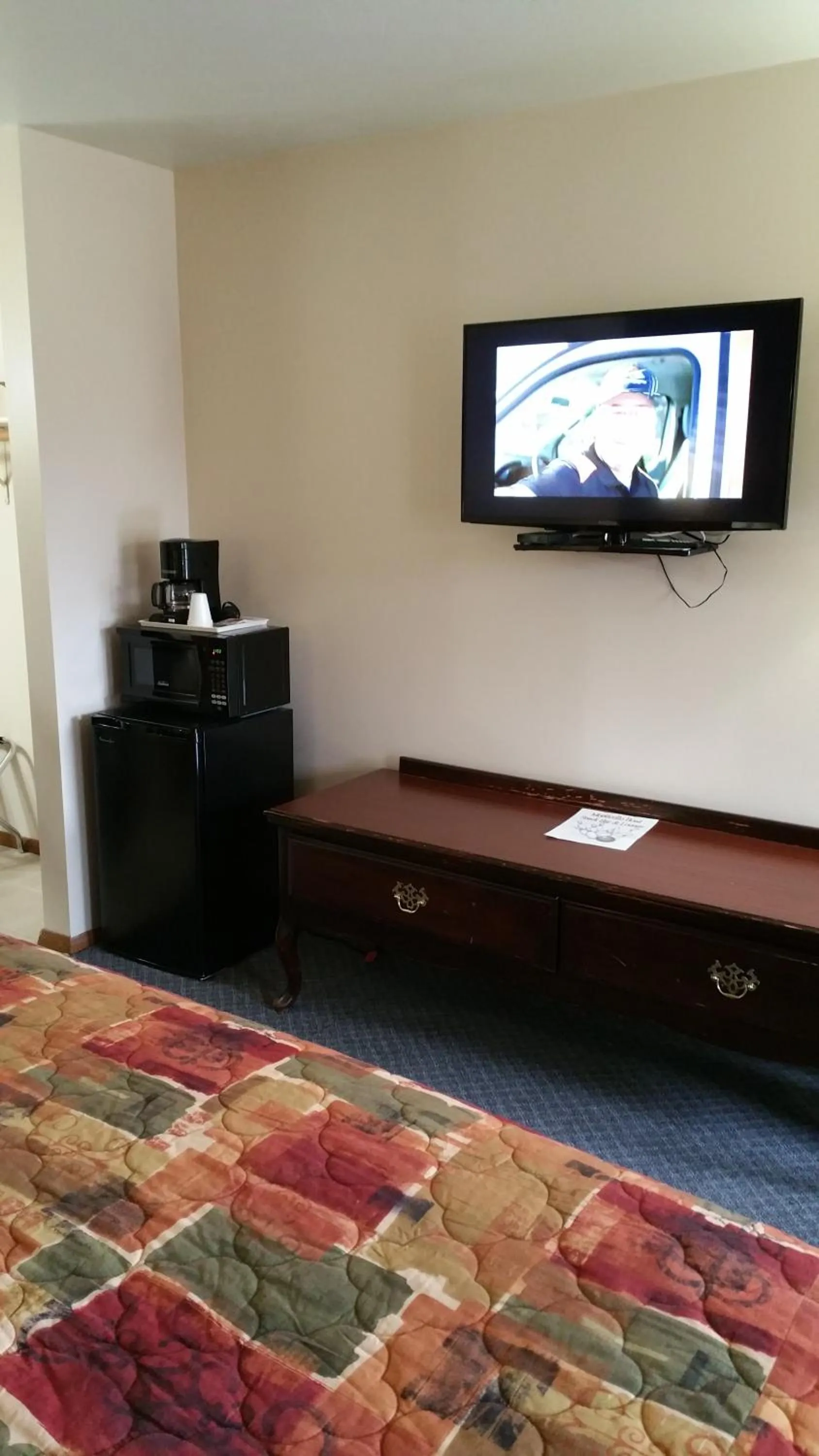 Bed in Foster Inn Monticello