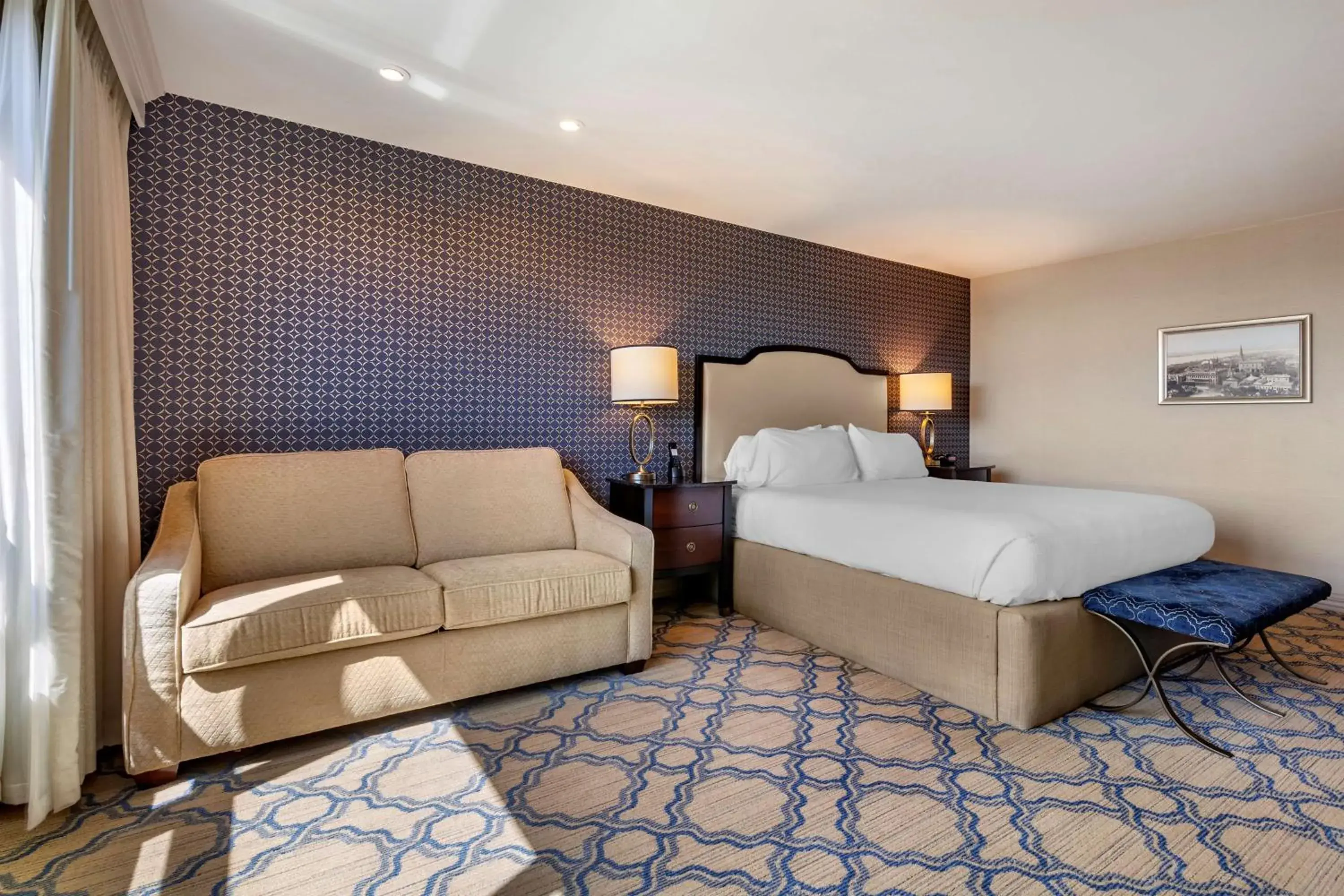 King Room with Roll-In Shower - Mobility Accessible/Non-Smoking in Best Western Premier Park Hotel King Room with Roll-In Shower - Mobility Accessible/Non-Smoking in Best Western Premier Park Hotel