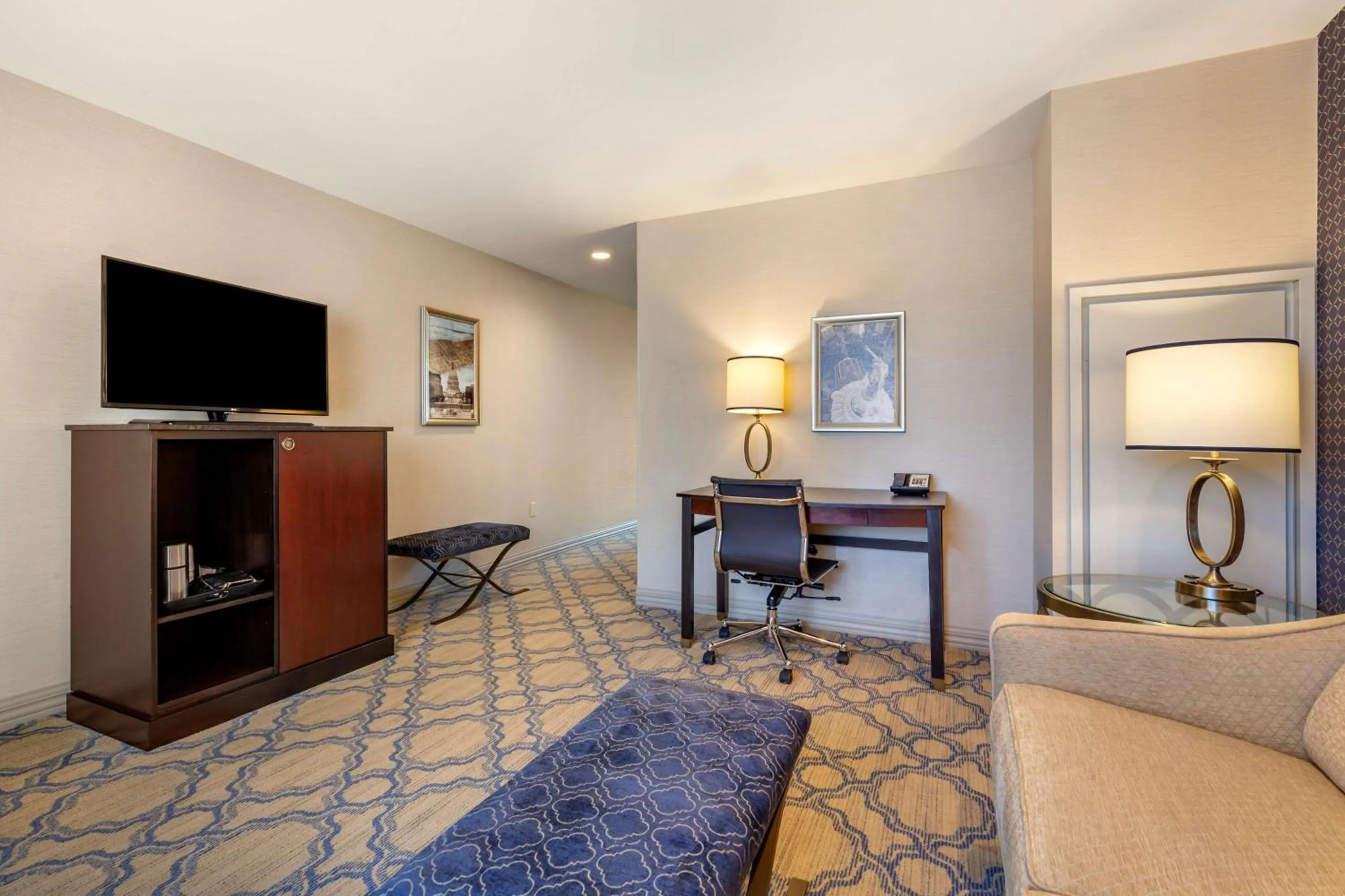 TV and multimedia in Best Western Premier Park Hotel