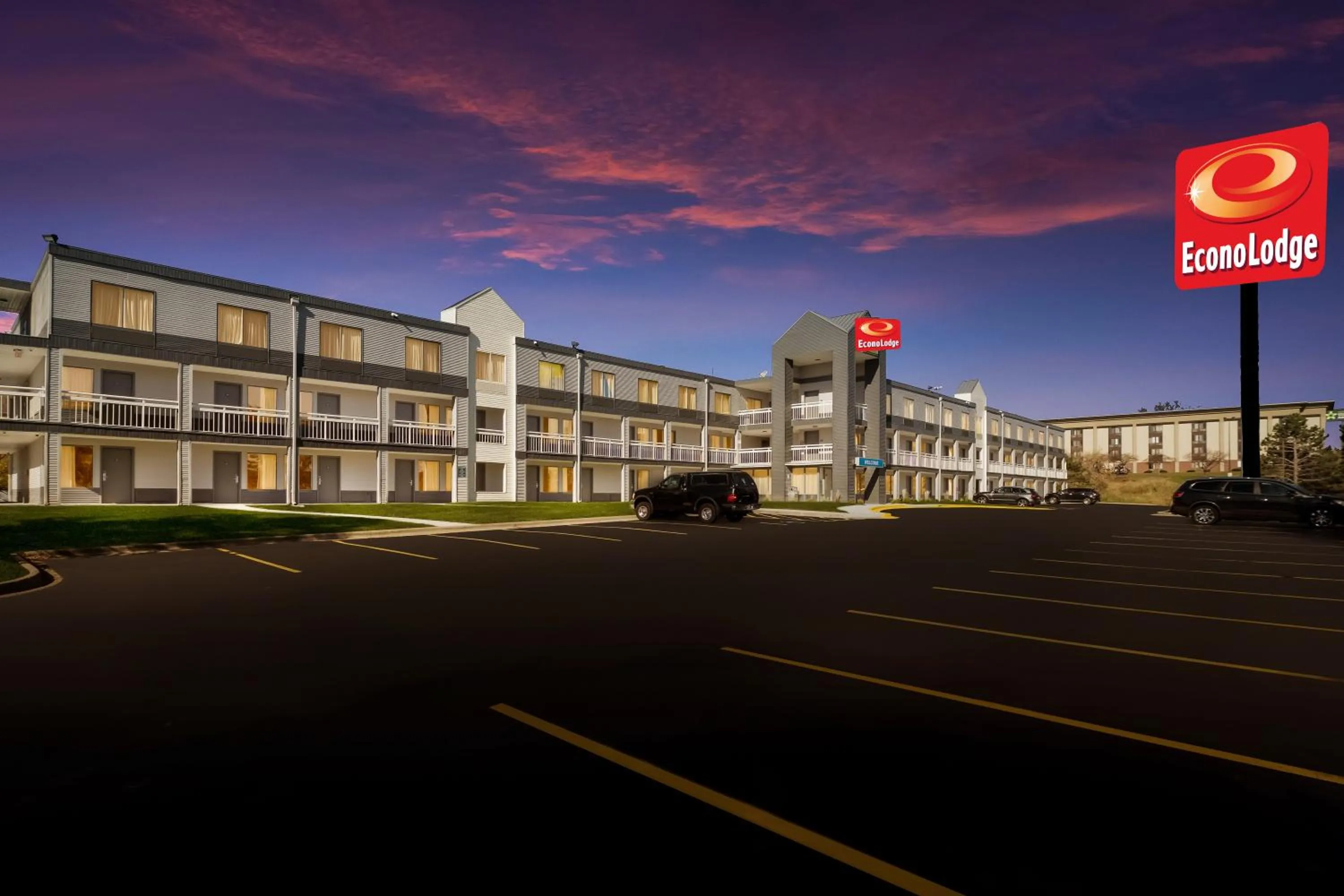 Property building in Econo Lodge