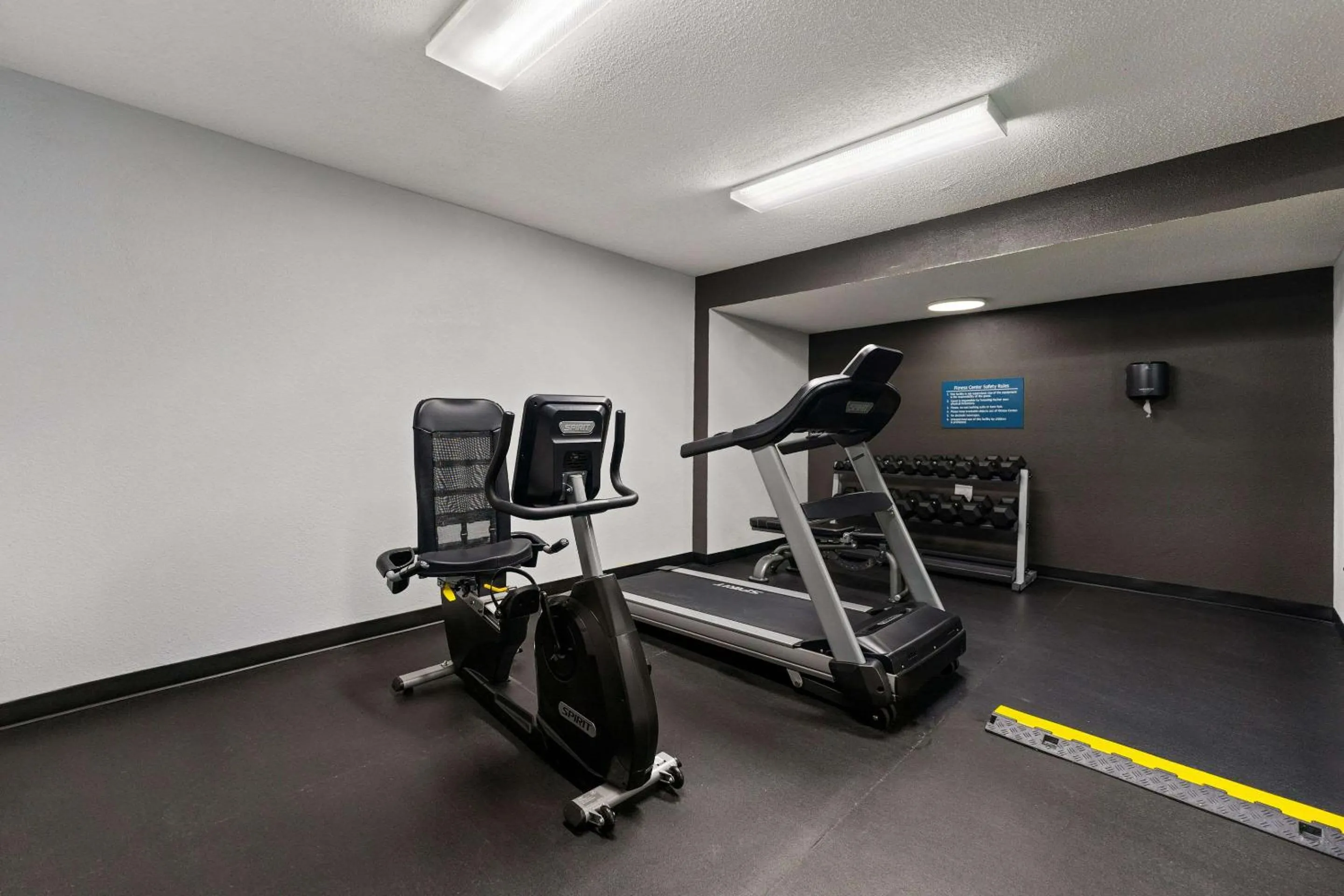 Fitness centre/facilities in Econo Lodge