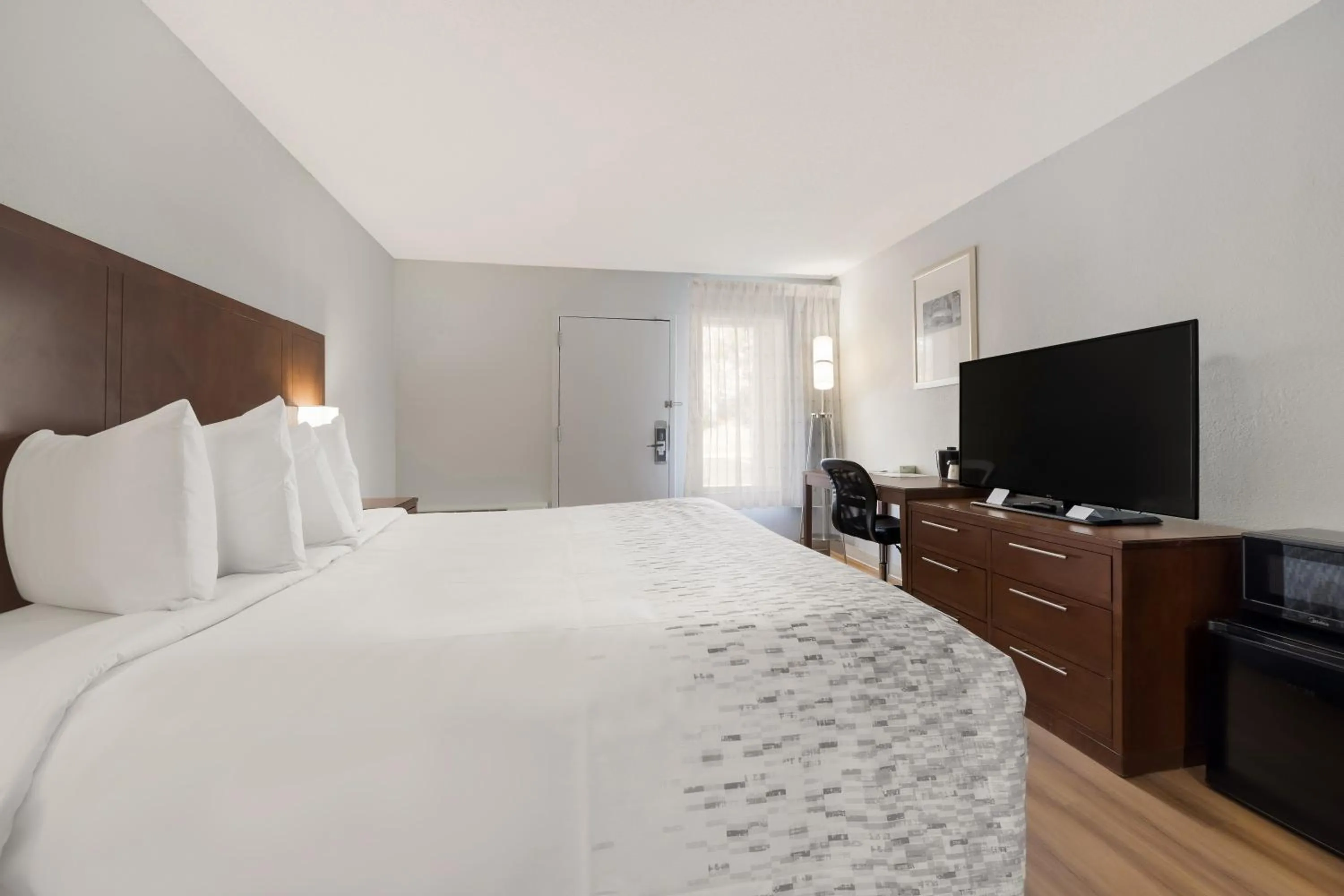 Bedroom, Bed in Econo Lodge