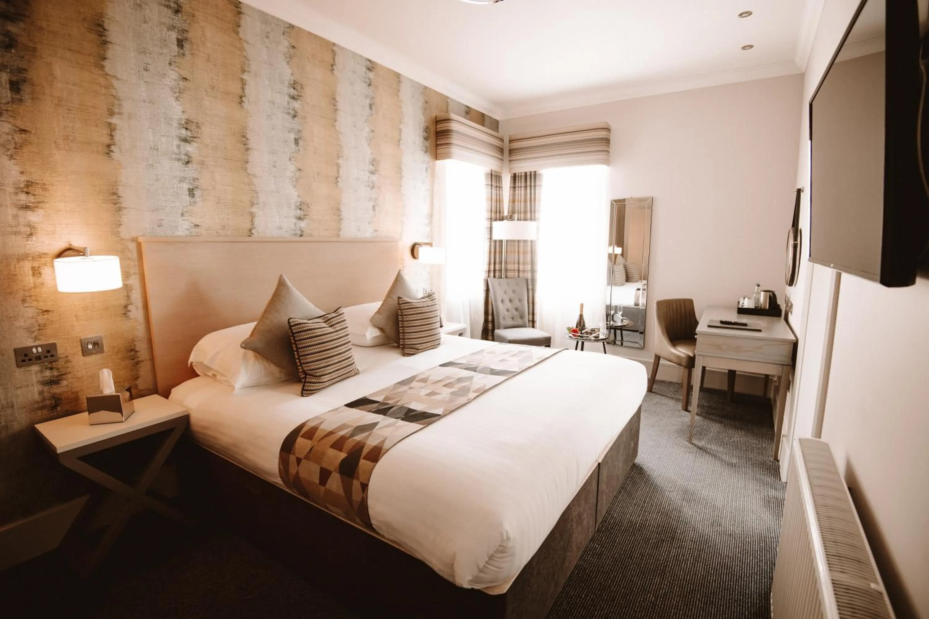 Bedroom, Bed in The Seafield Arms-Cullen