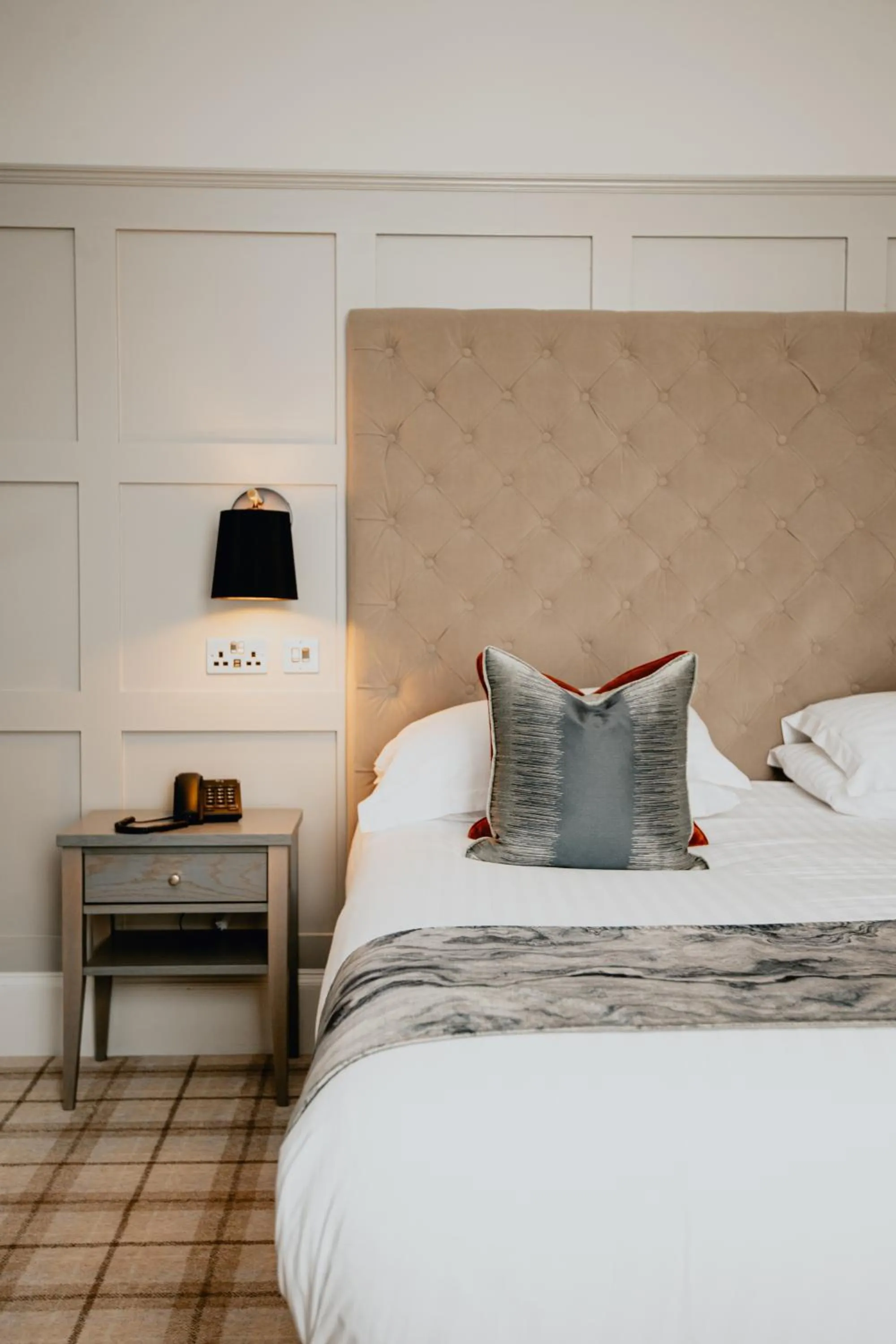 Bedroom, Bed in The Seafield Arms-Cullen