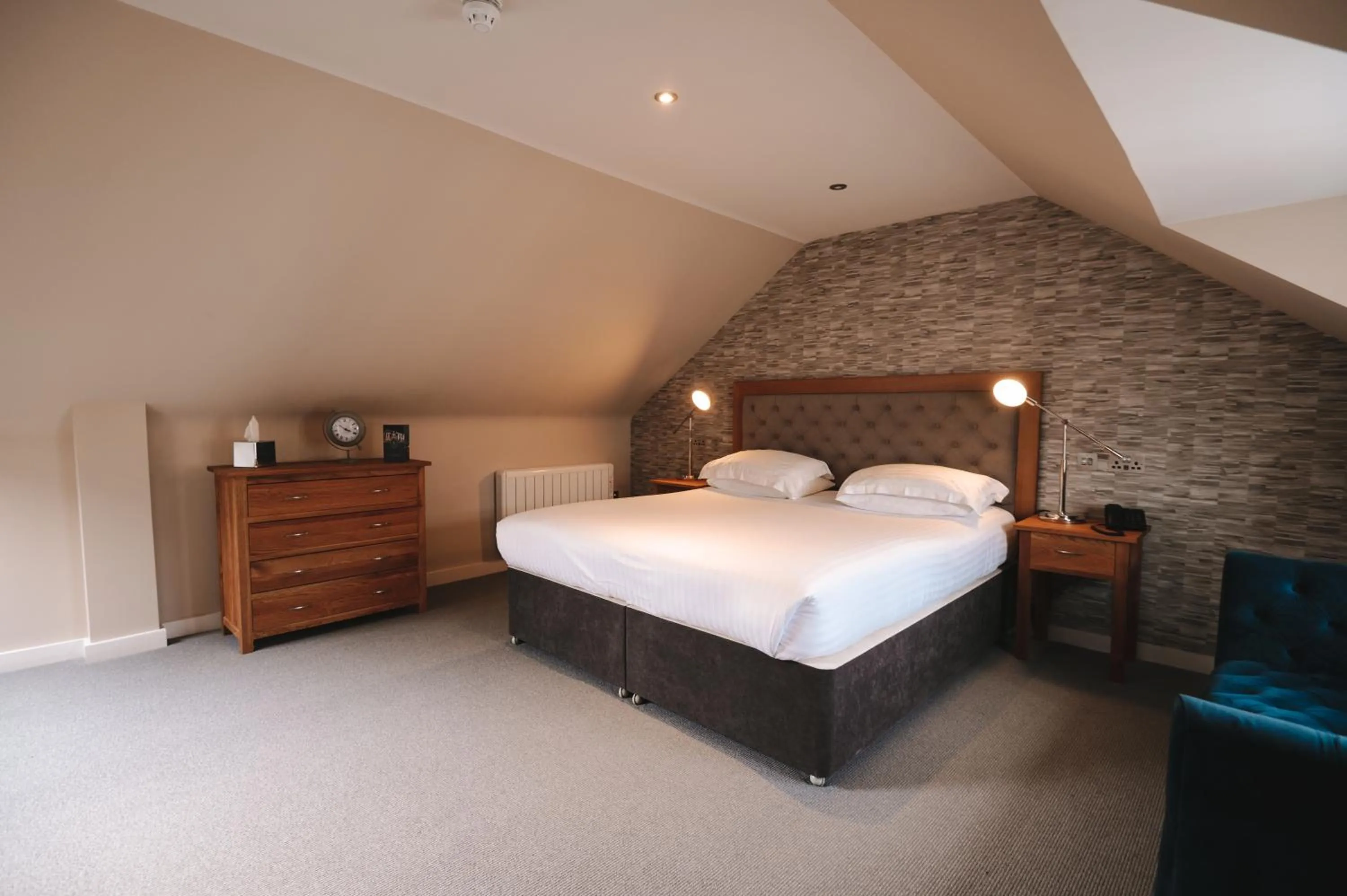 Bedroom, Bed in The Seafield Arms-Cullen