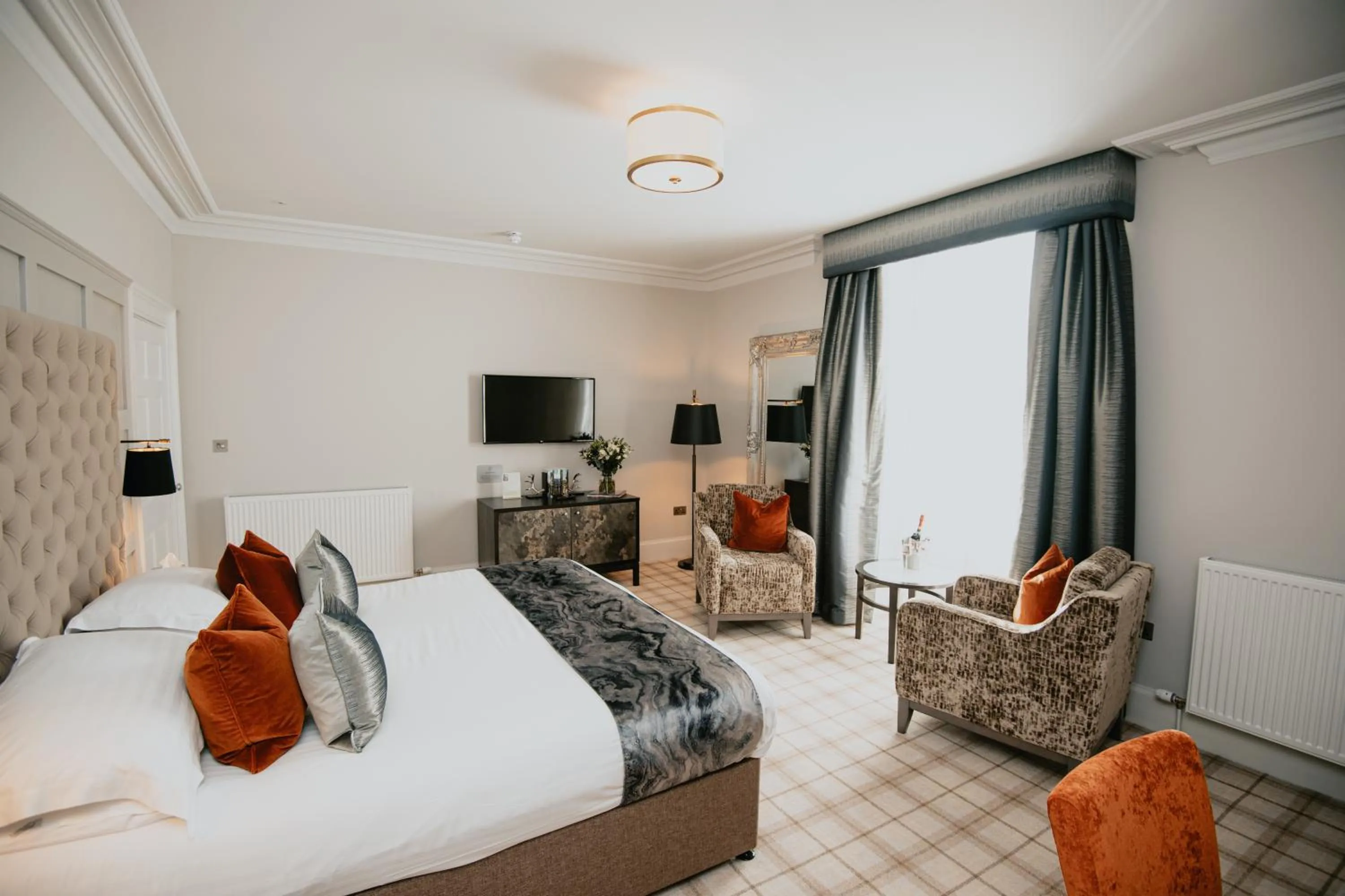 Bedroom, Bed in The Seafield Arms-Cullen