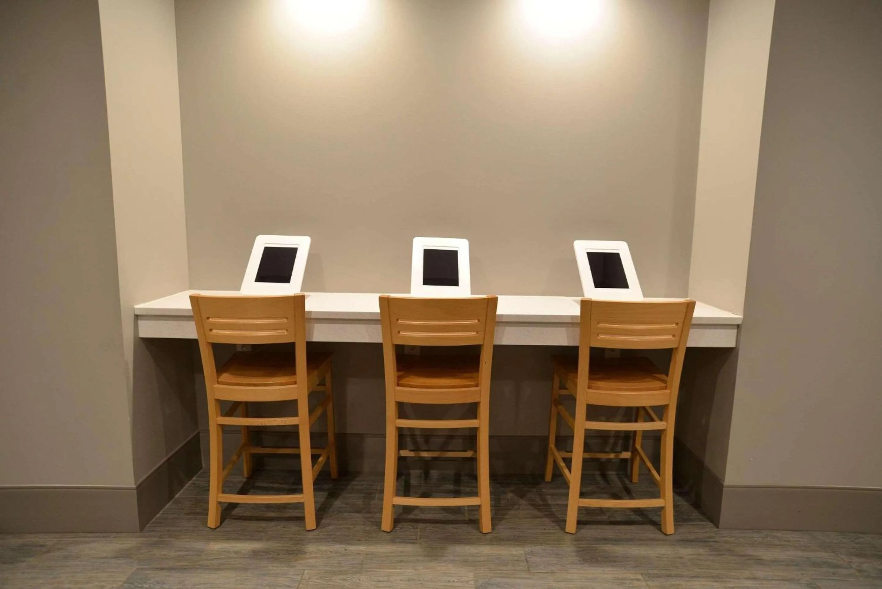 Business facilities in Country Inn & Suites by Radisson, Duluth North, MN