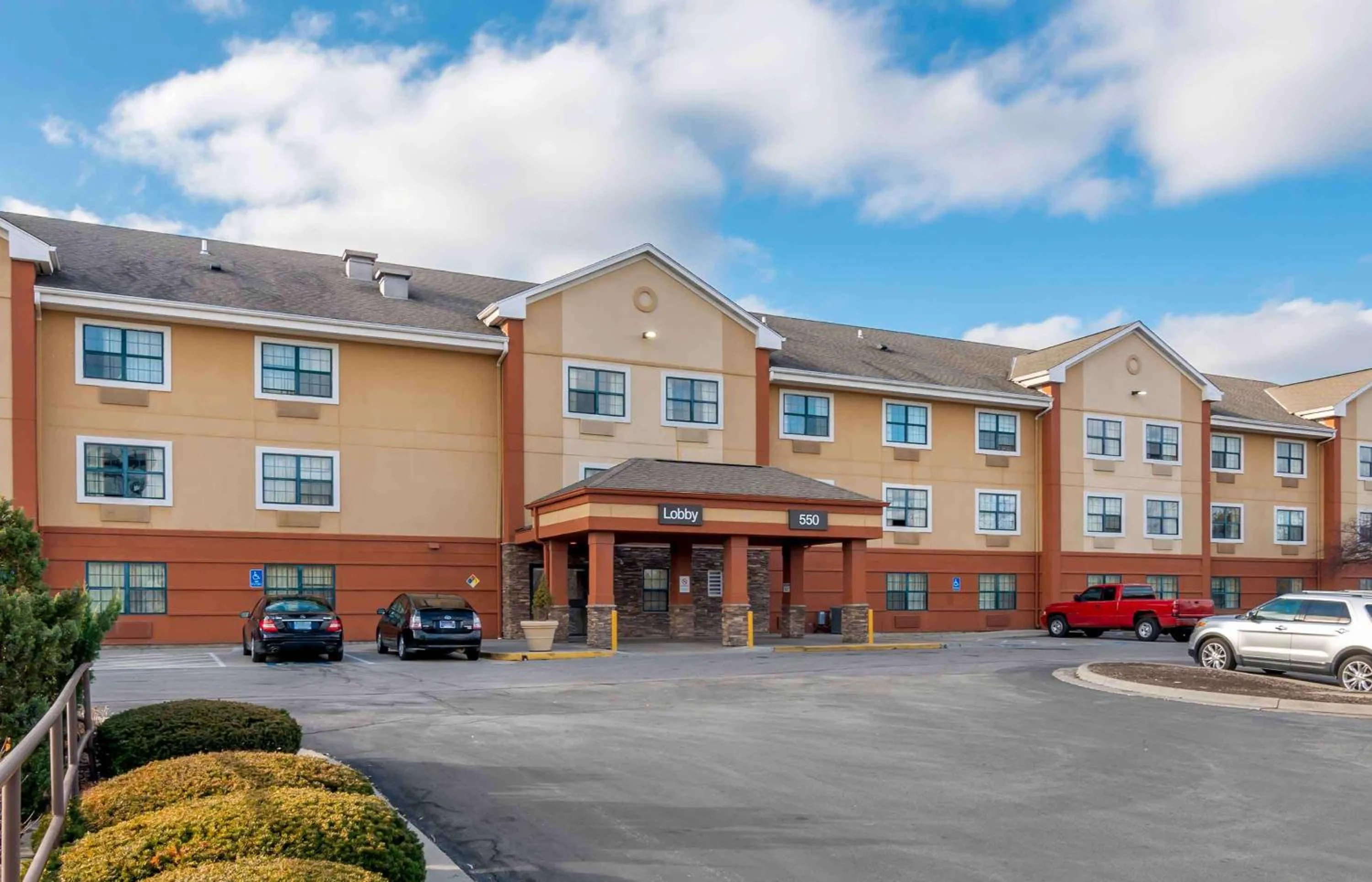 Property building in Extended Stay America Suites - Kansas City - South