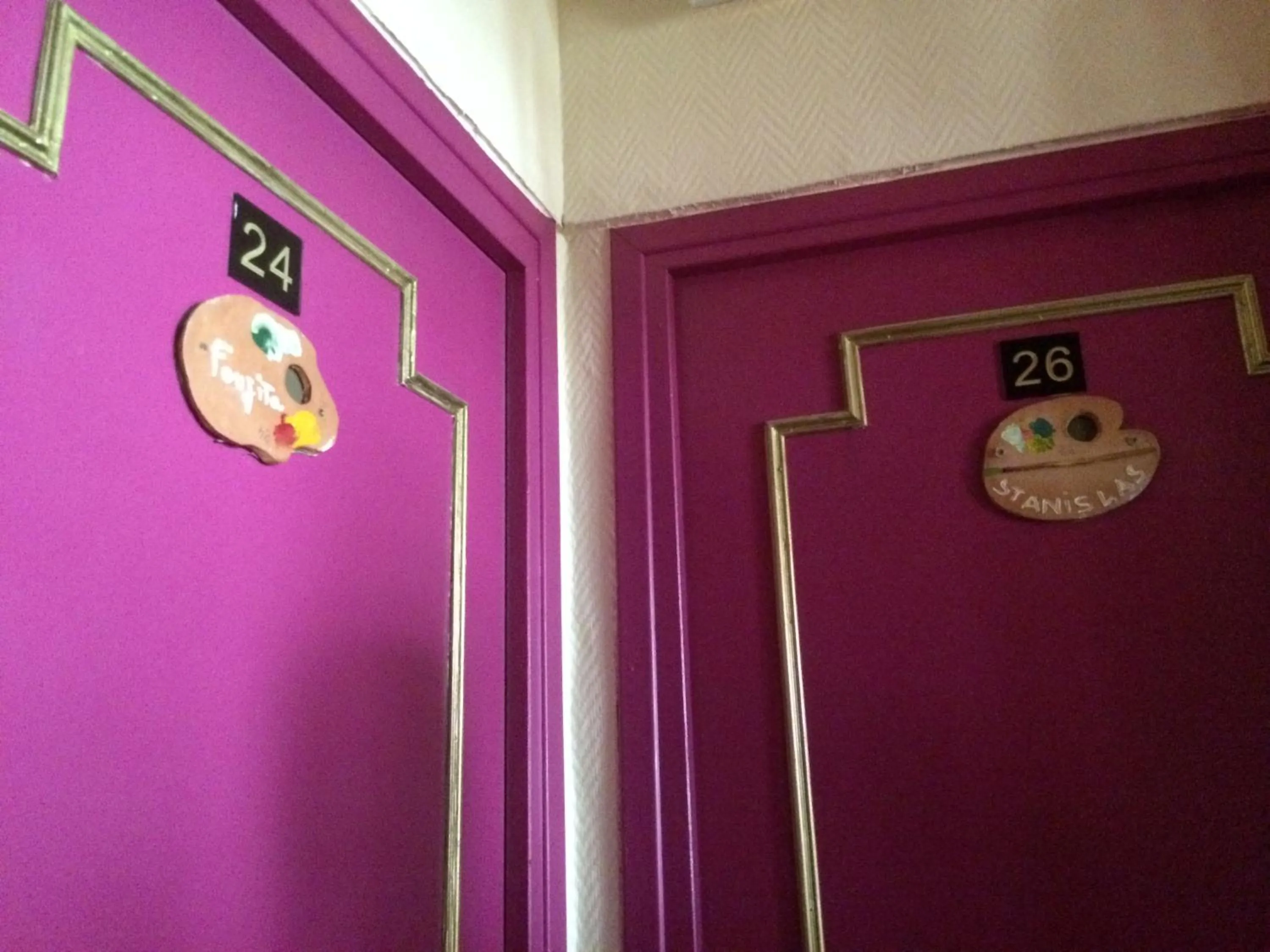 Decorative detail in Hôtel Stanislas sans ascenseur