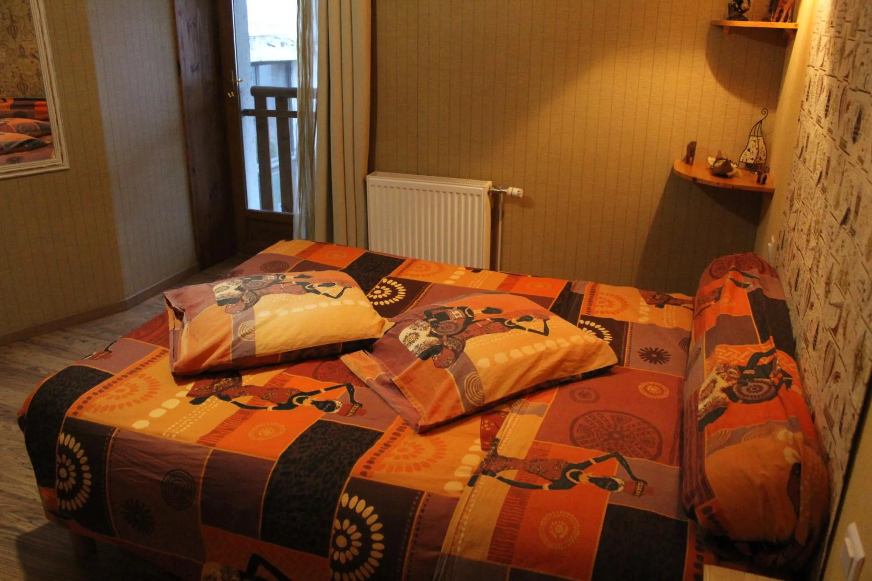 Photo of the whole room, Bed in Chambres d 'hôtes "Au vieux Préssoir"