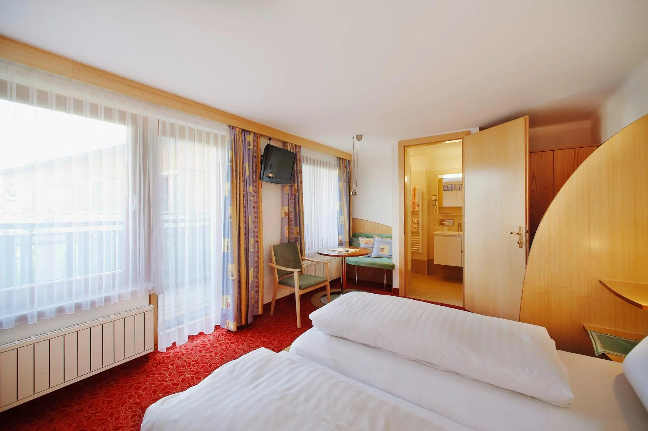 Bedroom, Bed in Finkensteiner Hof