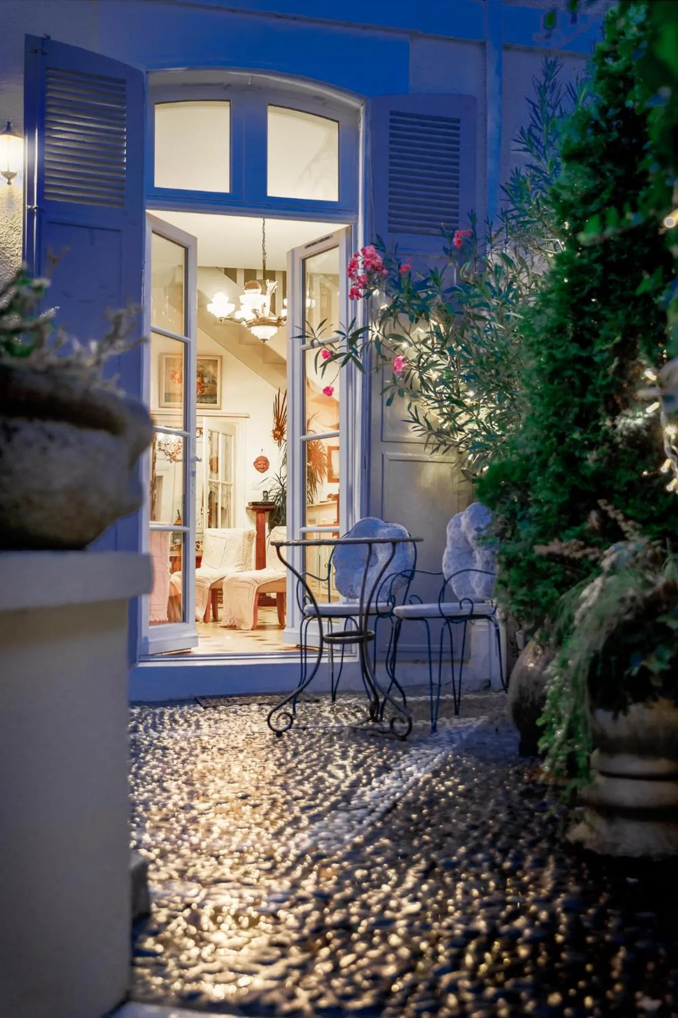 Property building in La Maison Charmante