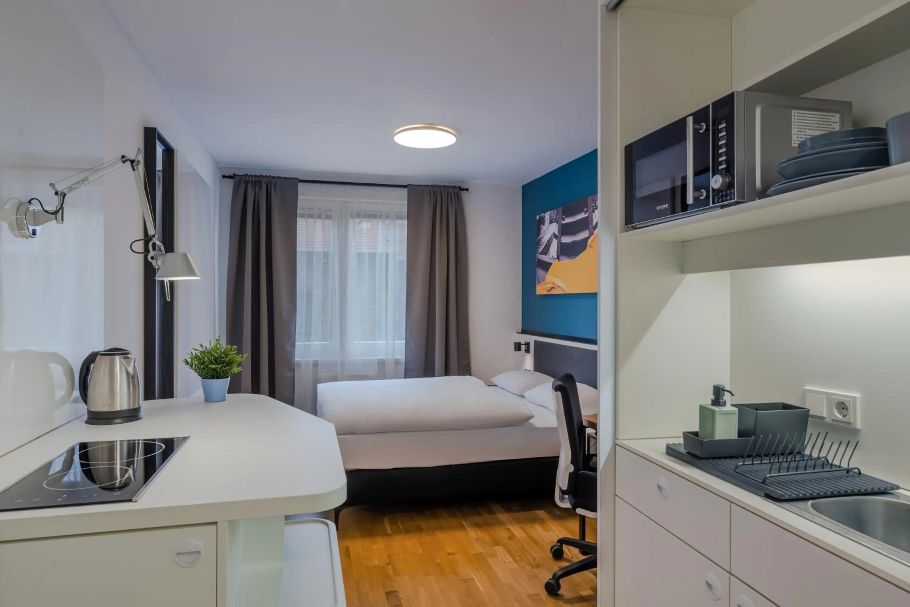 Photo of the whole room, Bed in Dean's Home Budapest