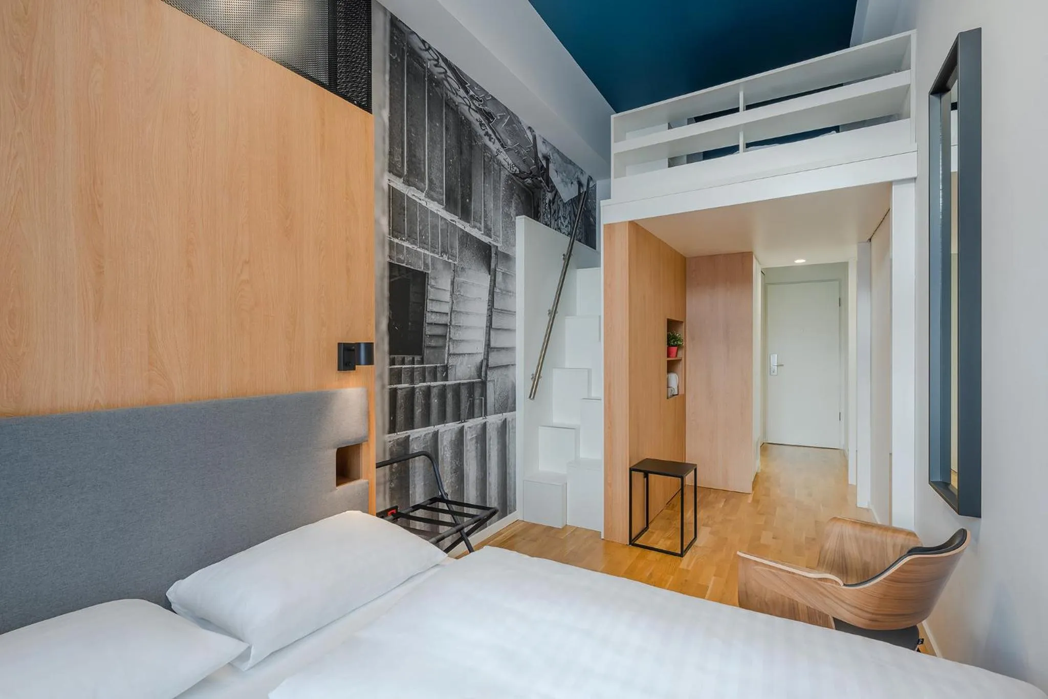 Photo of the whole room, Bed in Dean's Home Budapest