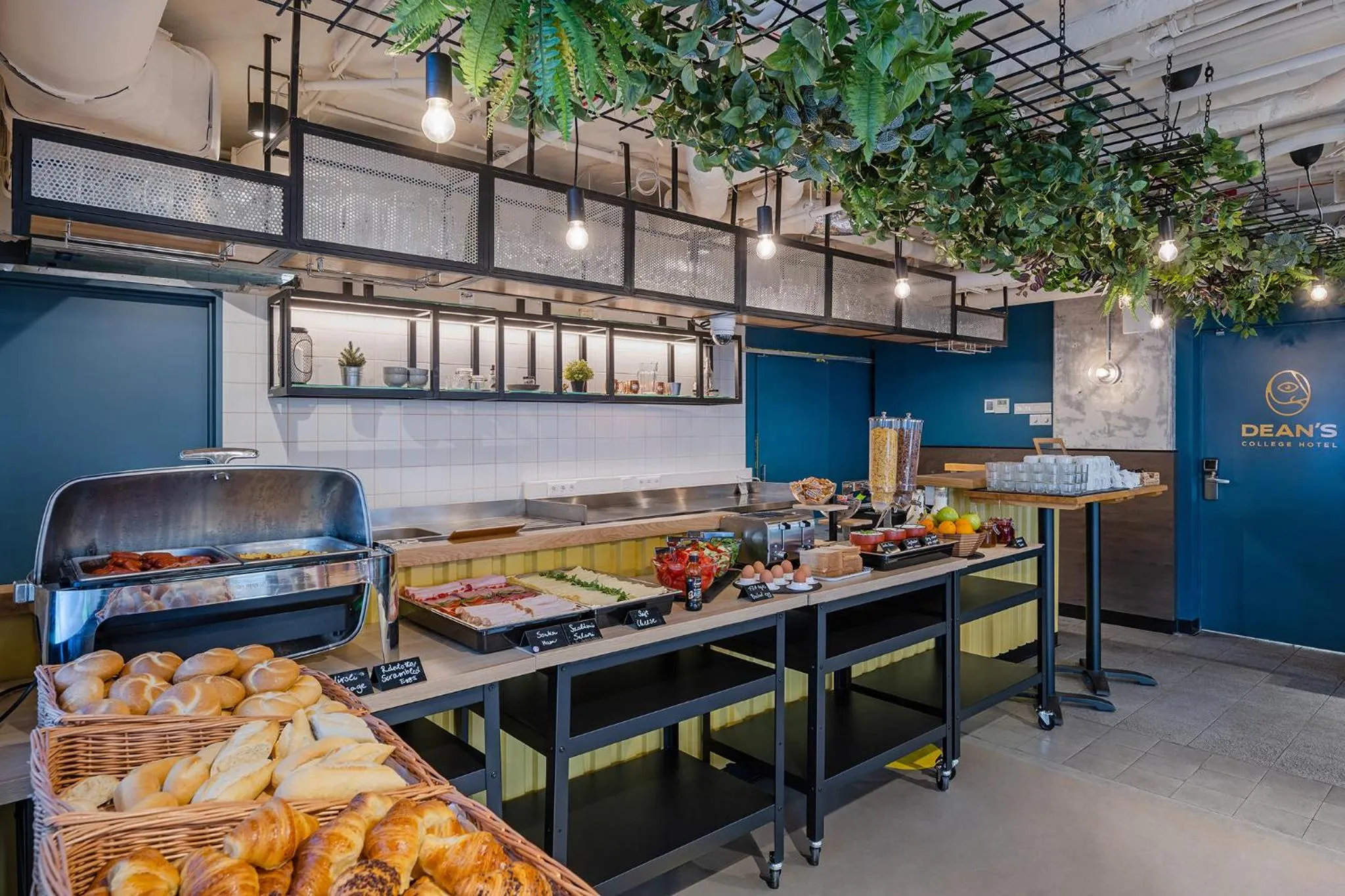 Breakfast in Dean's Home Budapest