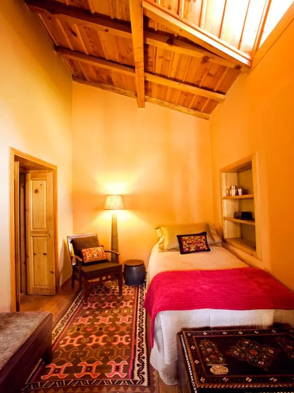 Photo of the whole room, Bed in Mary Budden Estate