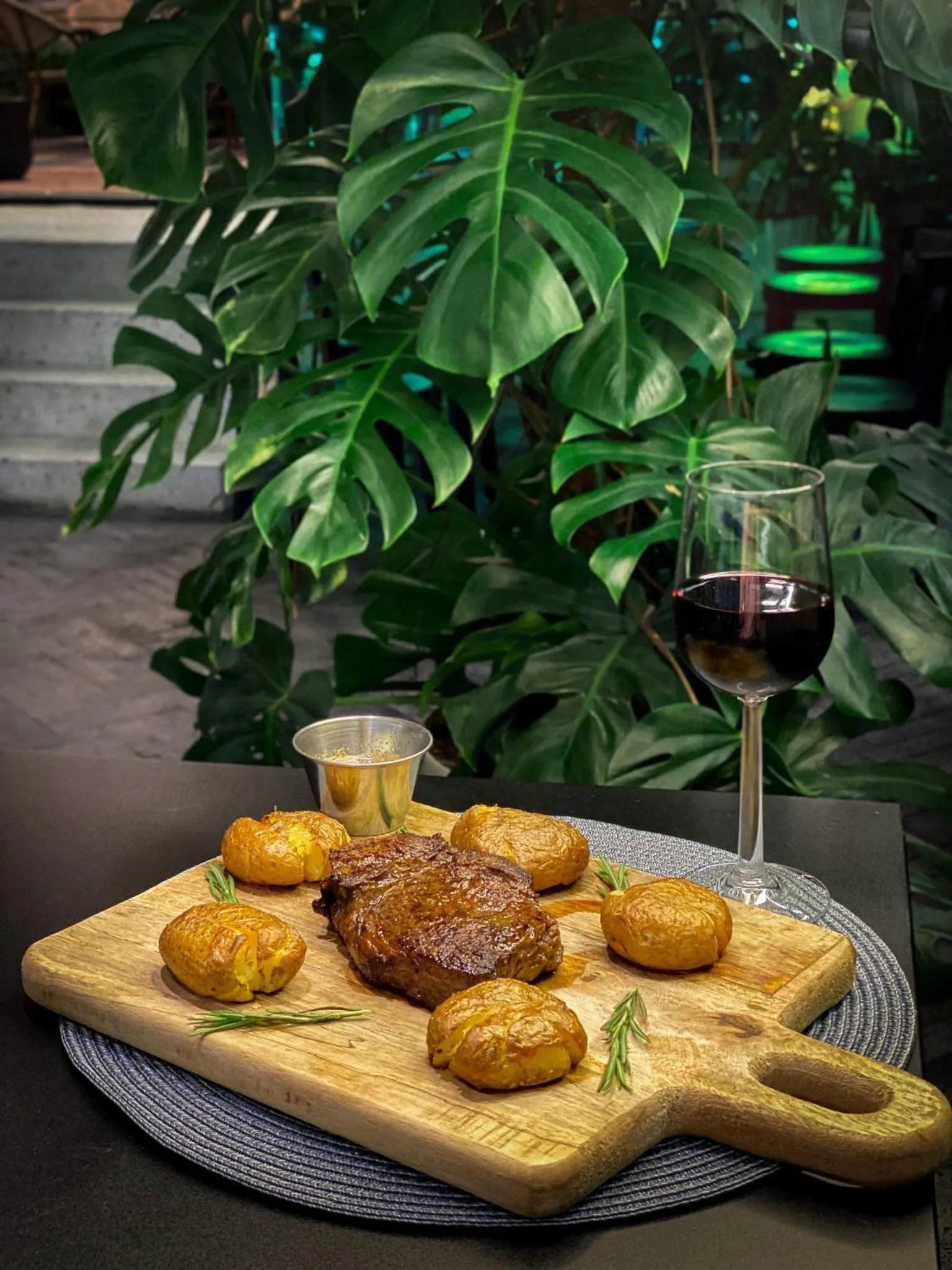 Restaurant/places to eat in Platforma Design Hotel