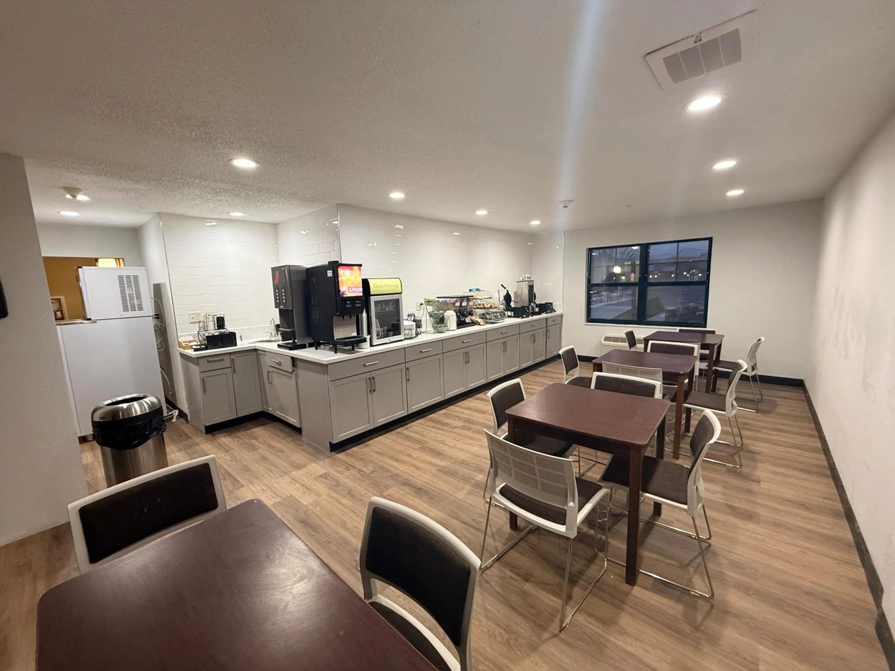 Breakfast in MainStay Suites Rochester South Mayo Clinic