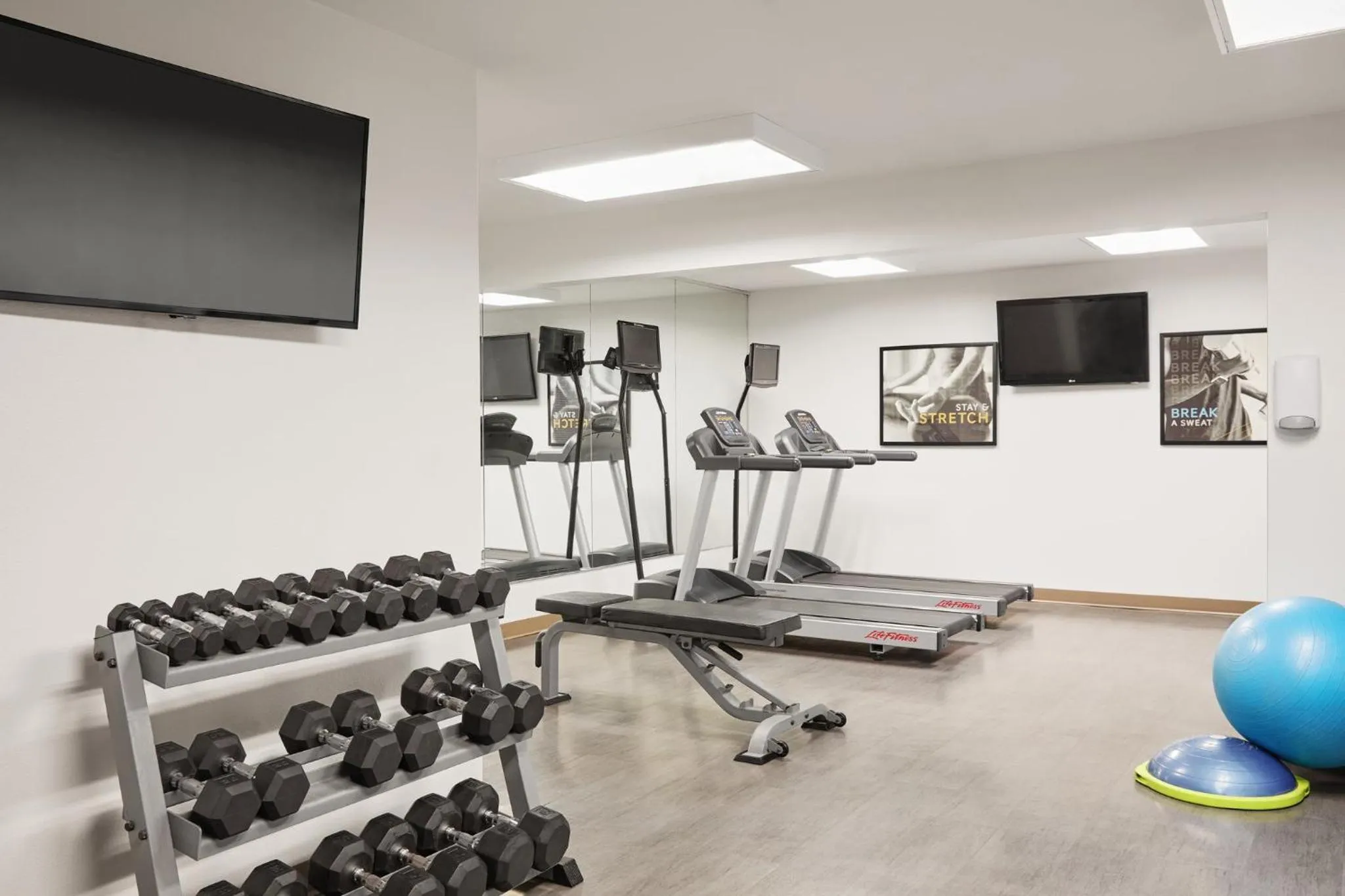 Fitness centre/facilities in Staybridge Suites Peoria Downtown by IHG